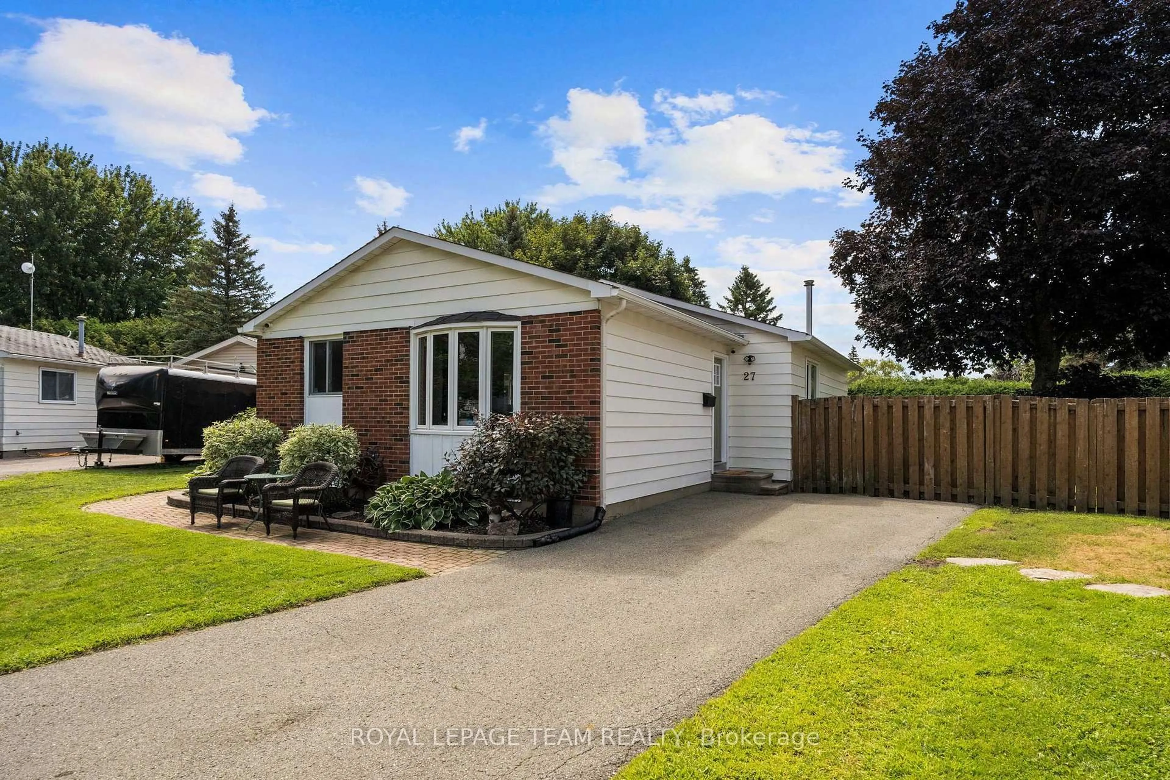 Unknown for 27 Ballantrae Way, Ottawa Ontario K2L 1N3