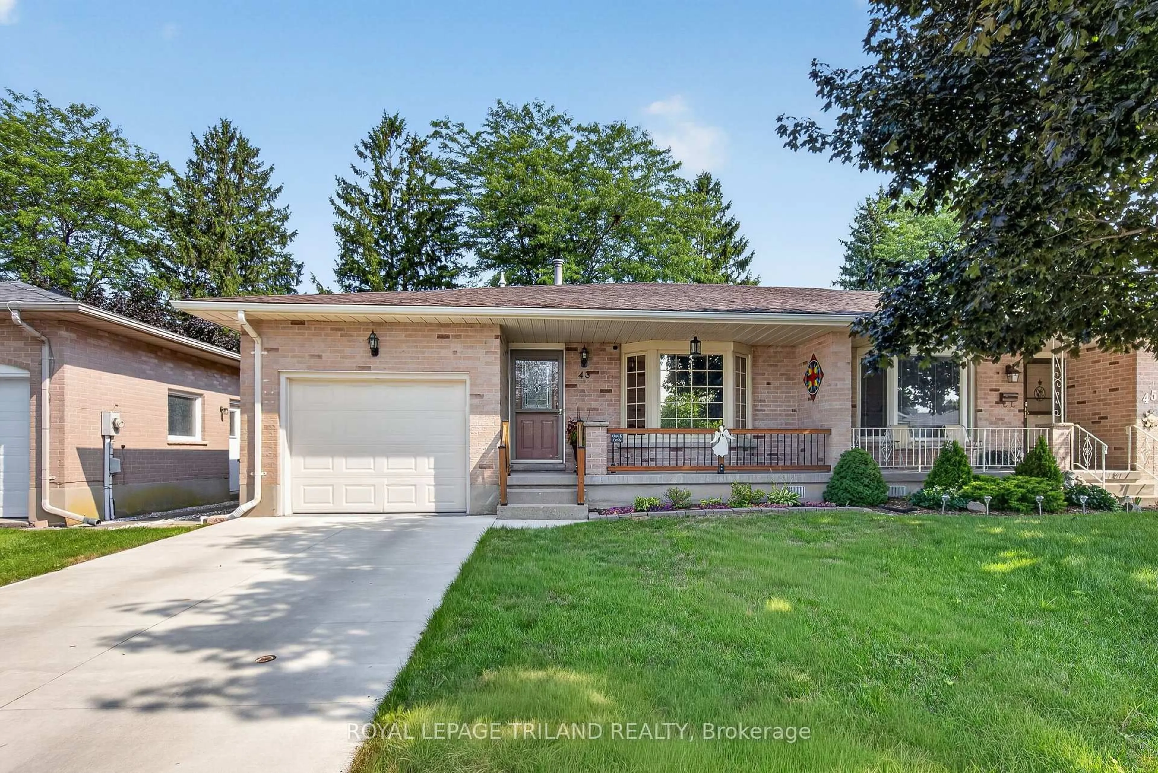 Home with brick exterior material, street for 43 Bonnie Pl, St. Thomas Ontario N5R 5W5
