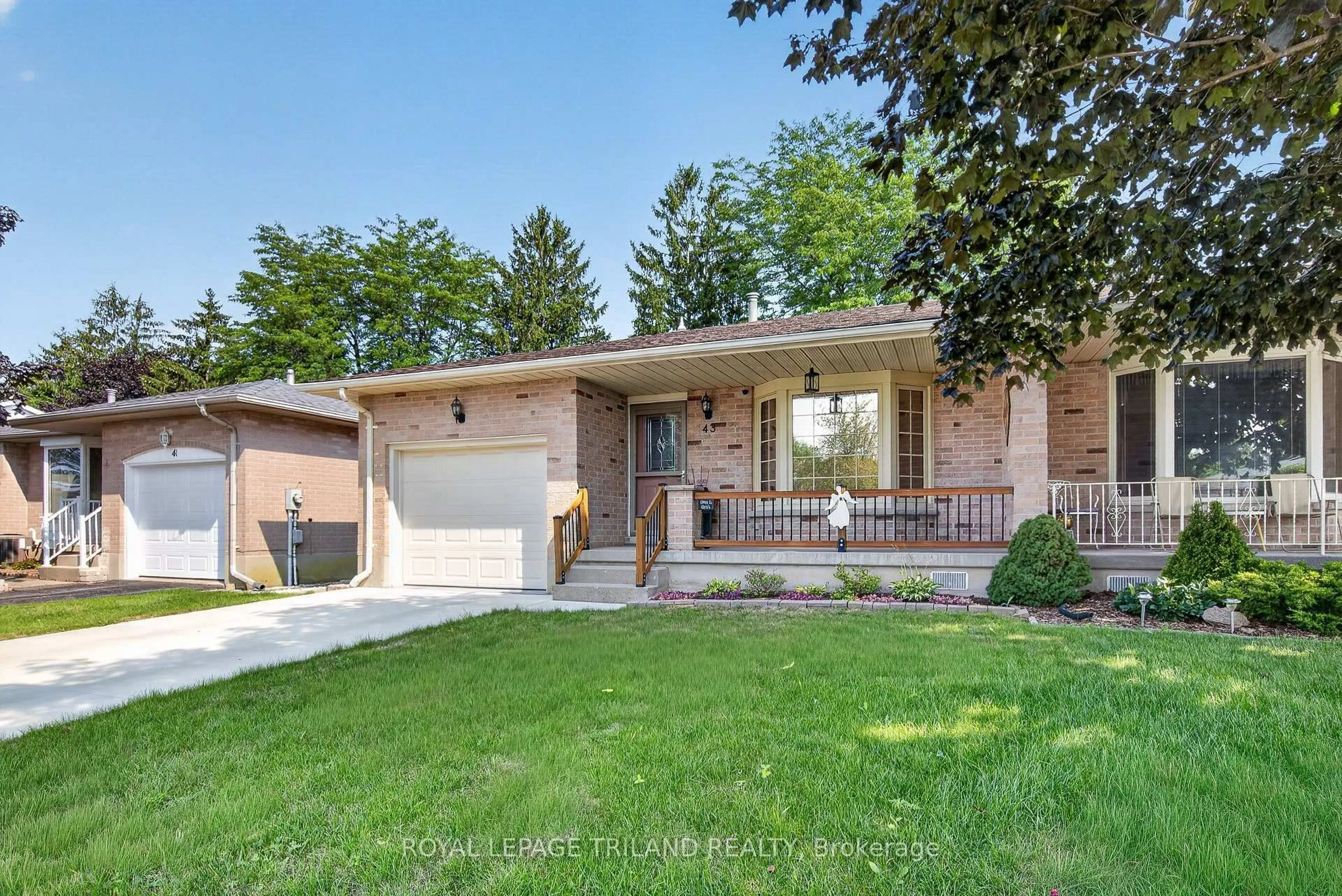 Home with brick exterior material, street for 43 Bonnie Pl, St. Thomas Ontario N5R 5W5