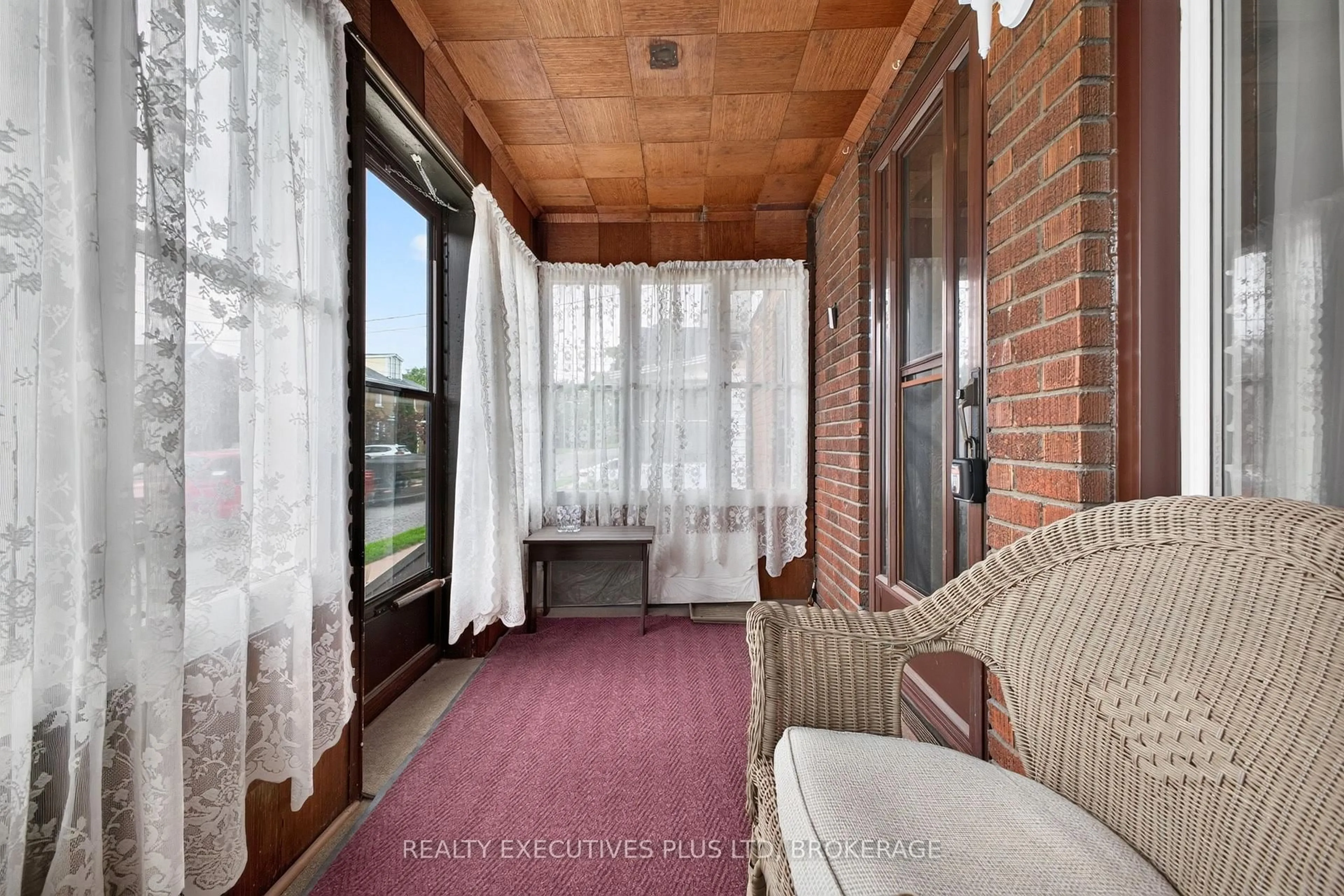 Balcony in the apartment, street for 5179 HURON St, Niagara Falls Ontario L2E 2K2