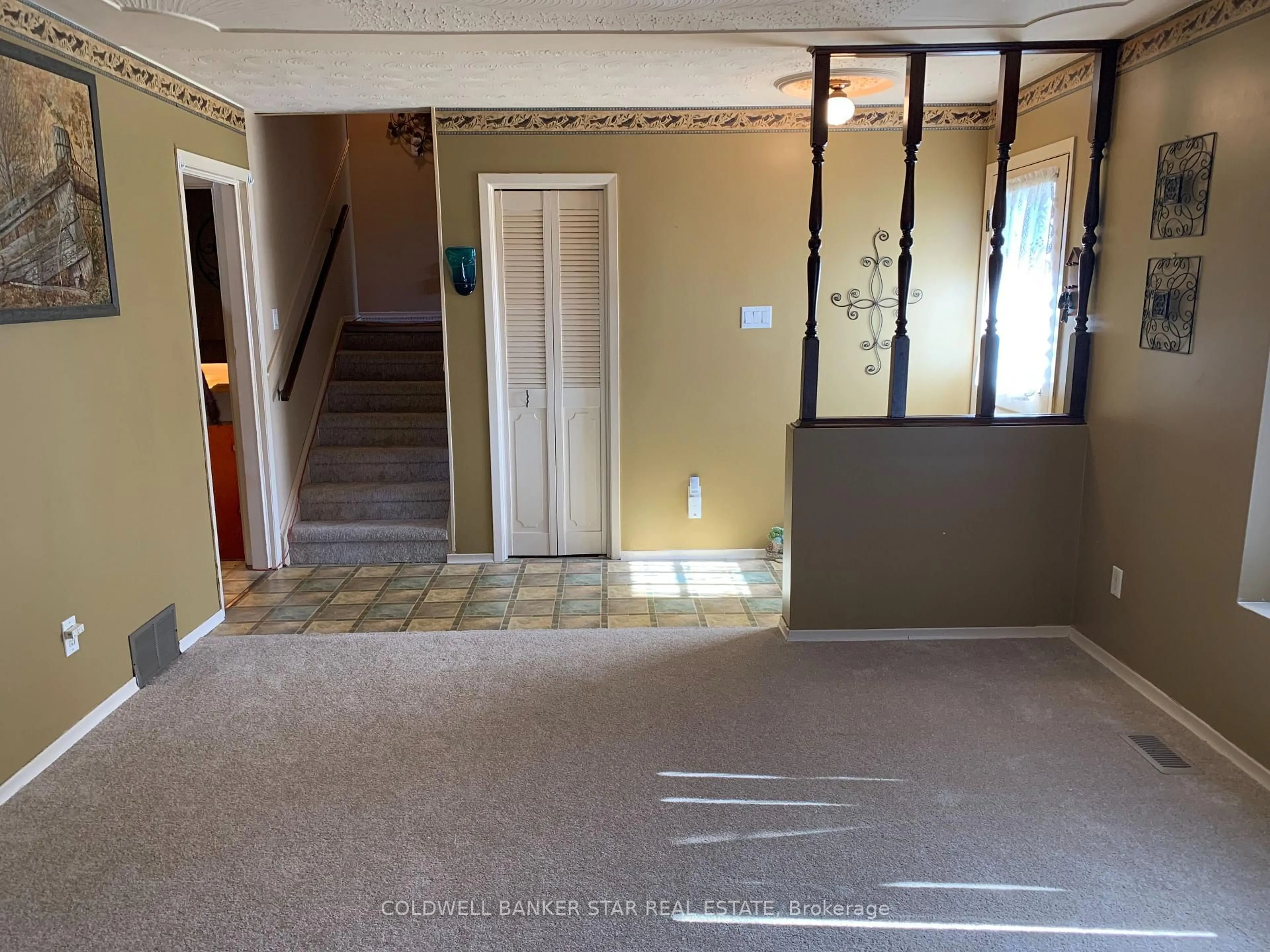 Unknown for 9 Lakeview Circ, St. Thomas Ontario N5P 4B3
