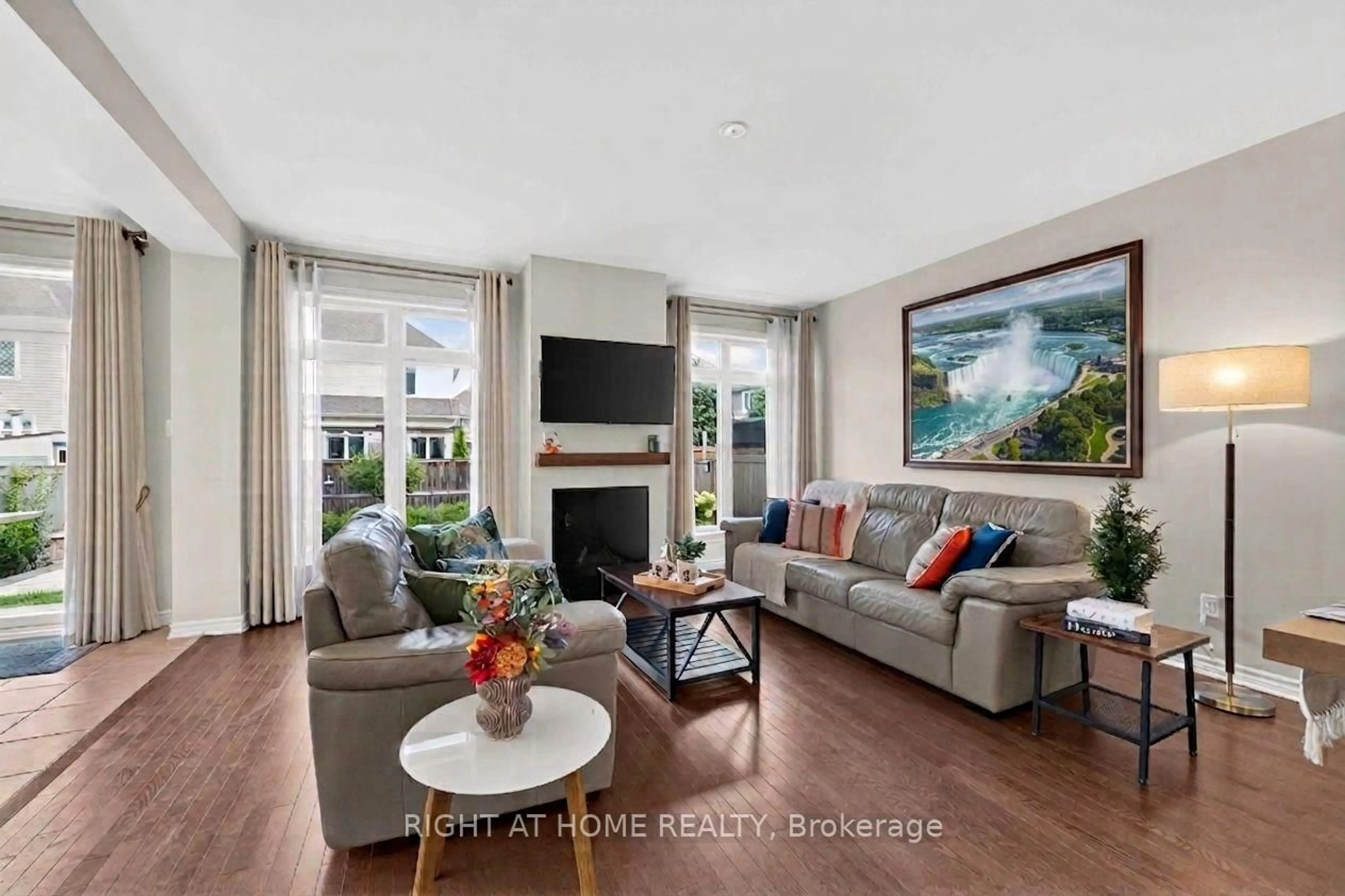 Living room with furniture, unknown for 2840 Grand Canal St, Ottawa Ontario K2J 6E4
