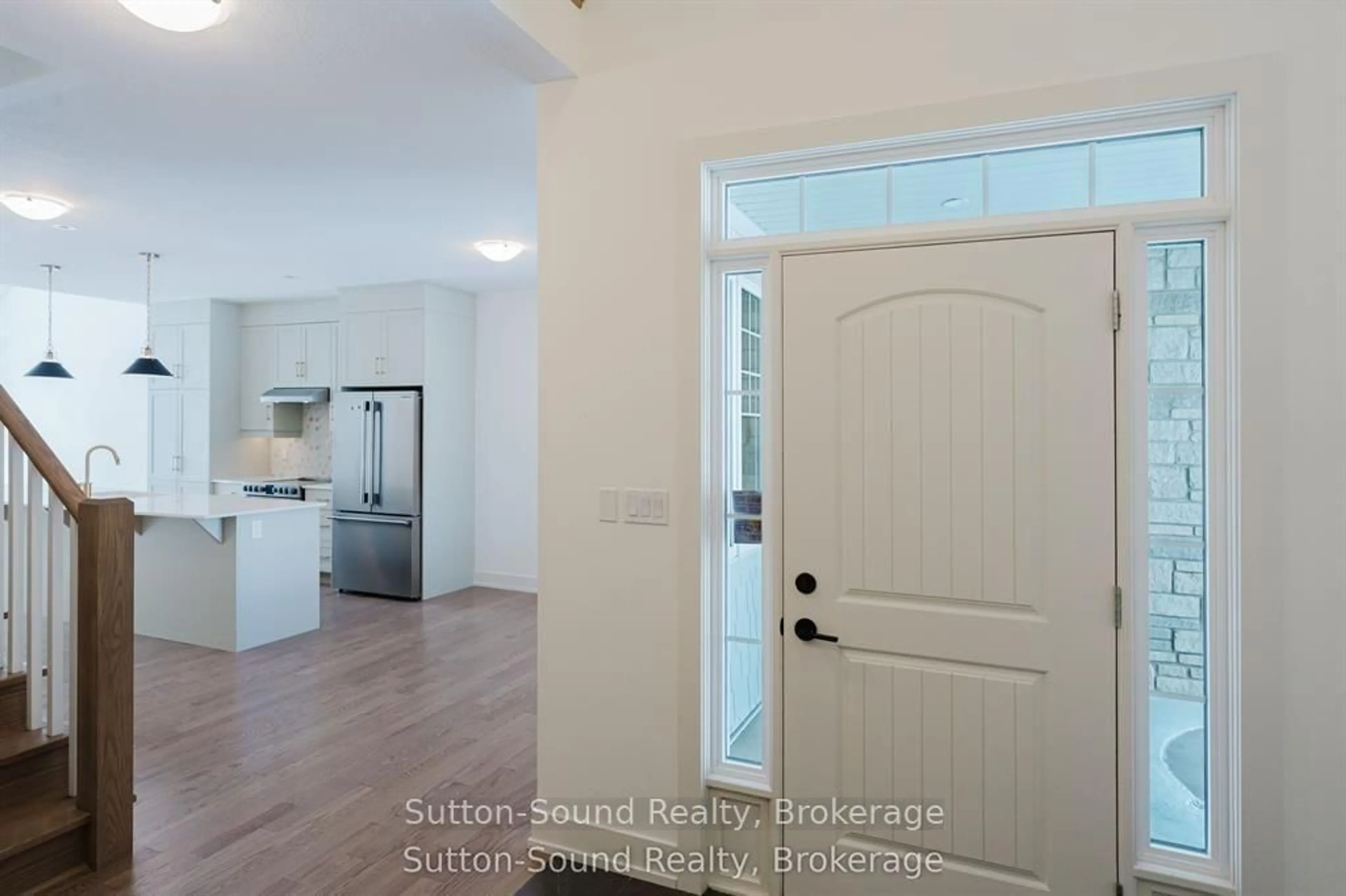 Indoor entryway for 306 Sandpiper Lane #25, Georgian Bluffs Ontario N0H 1S0