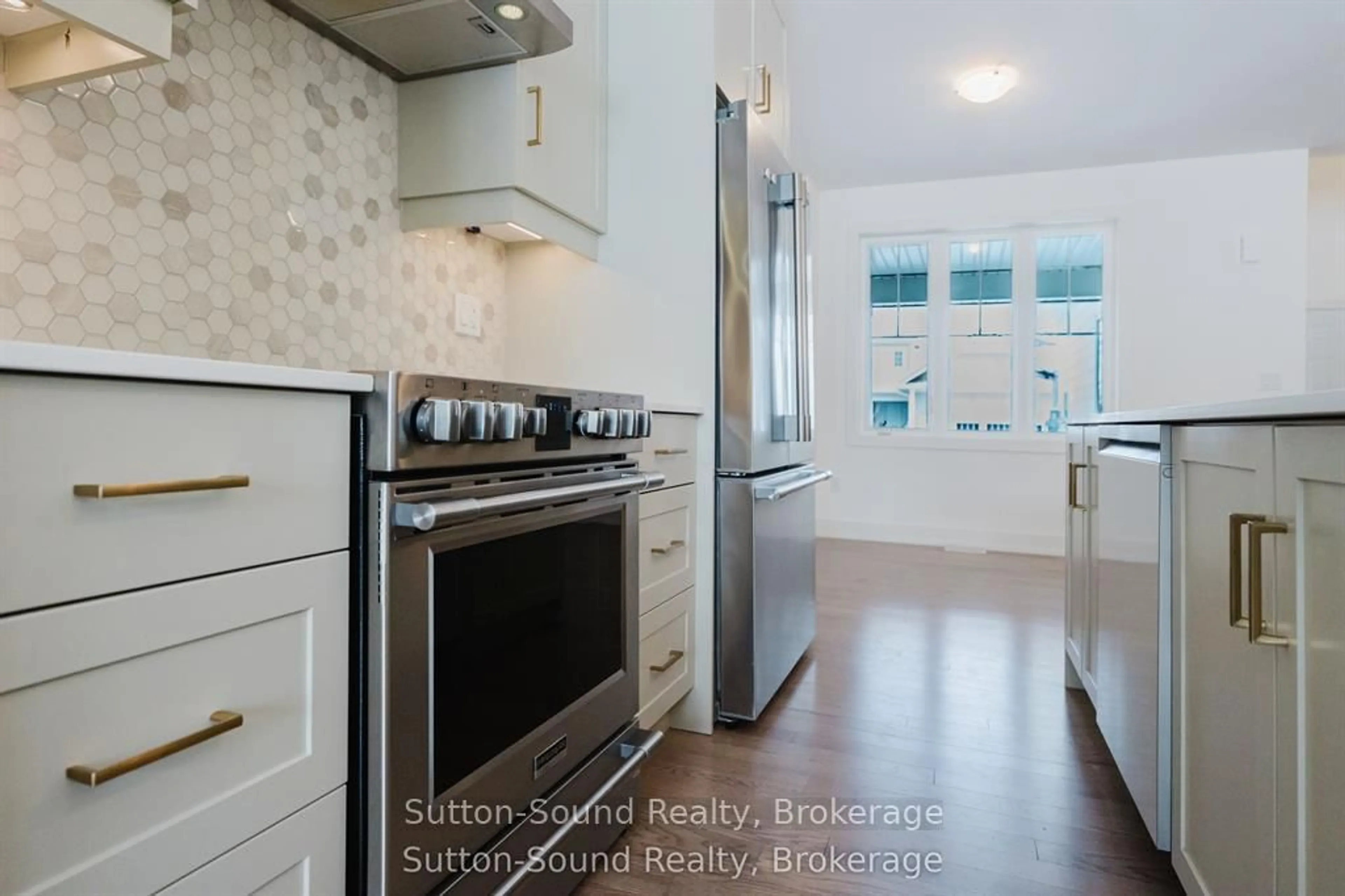 Open concept kitchen, ceramic/tile floor for 306 Sandpiper Lane #25, Georgian Bluffs Ontario N0H 1S0