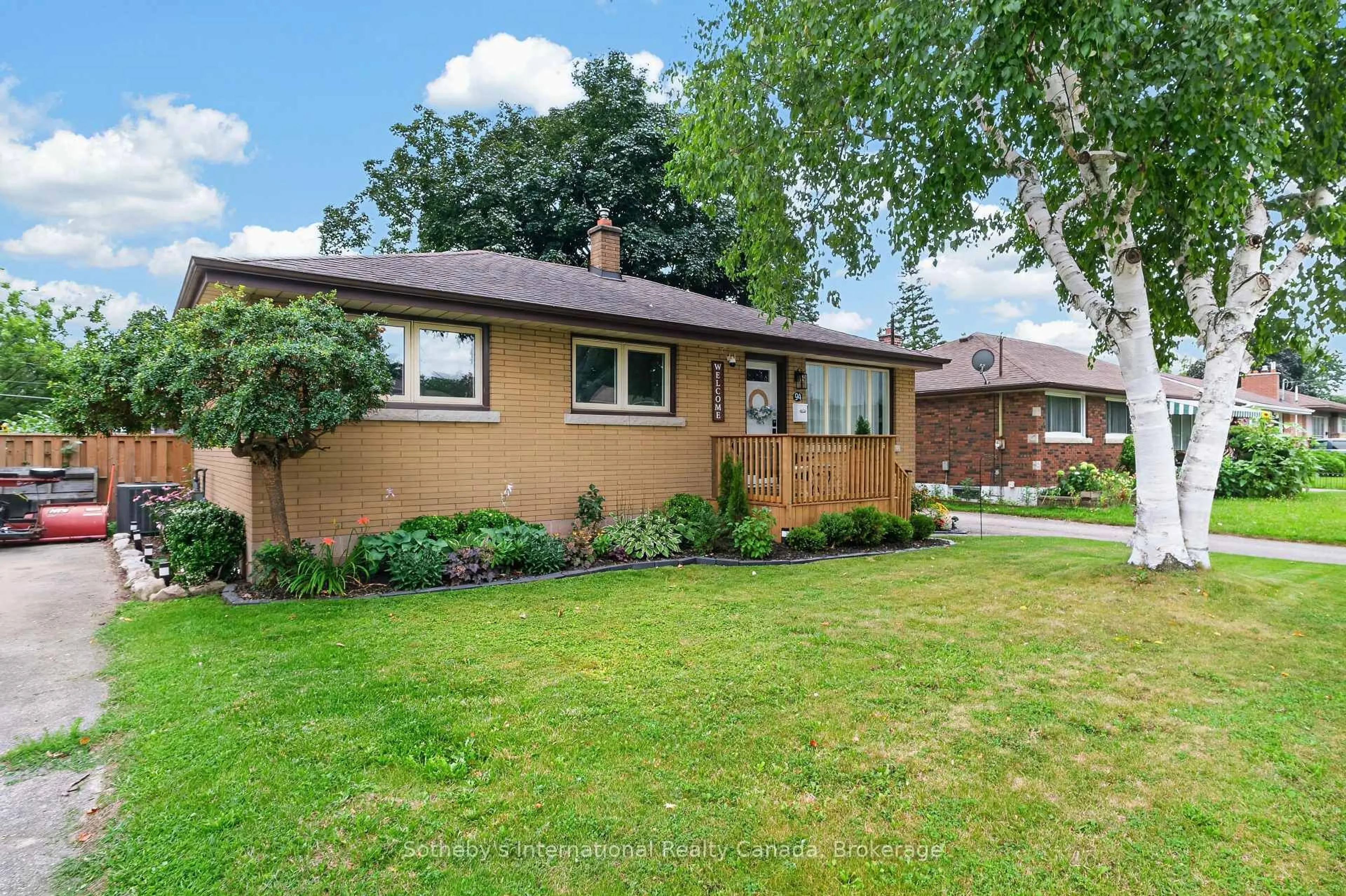 Home with brick exterior material, street for 94 Ninth Ave, Brantford Ontario N3S 1E5