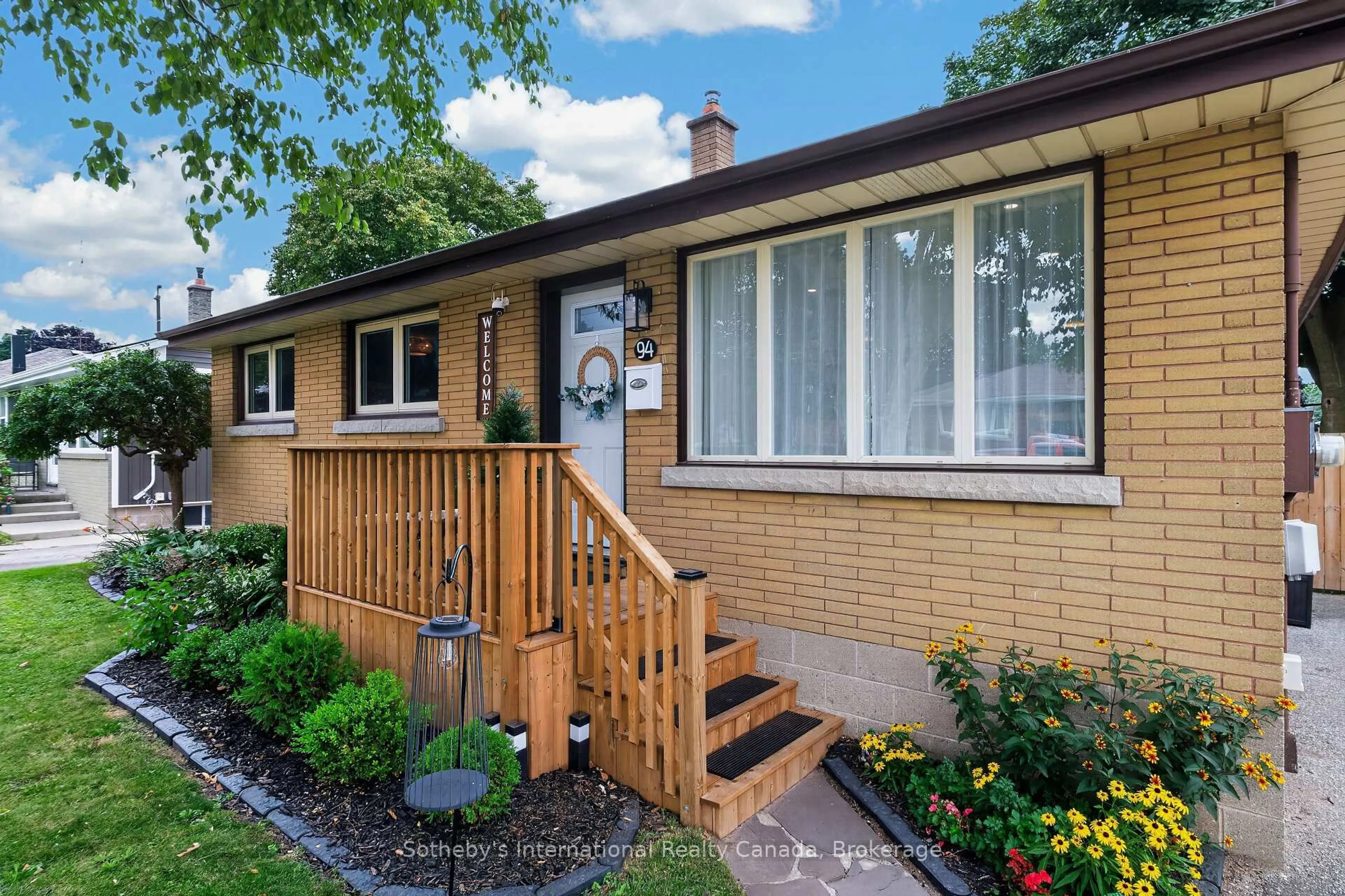 Home with brick exterior material, street for 94 Ninth Ave, Brantford Ontario N3S 1E5