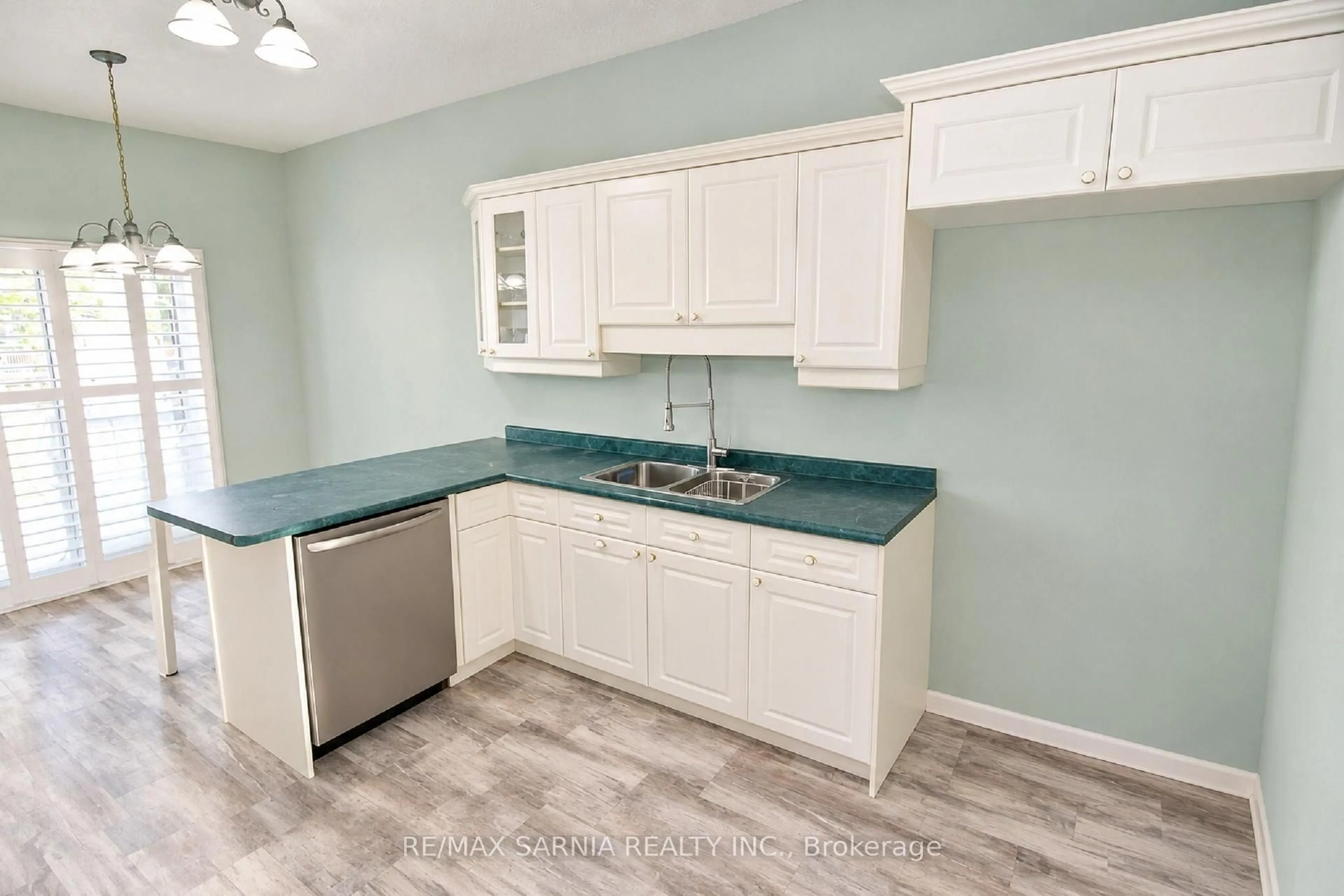 Standard kitchen, ceramic/tile floor for 154 Semenyn Ave #27, Chatham-Kent Ontario N7L 3S1