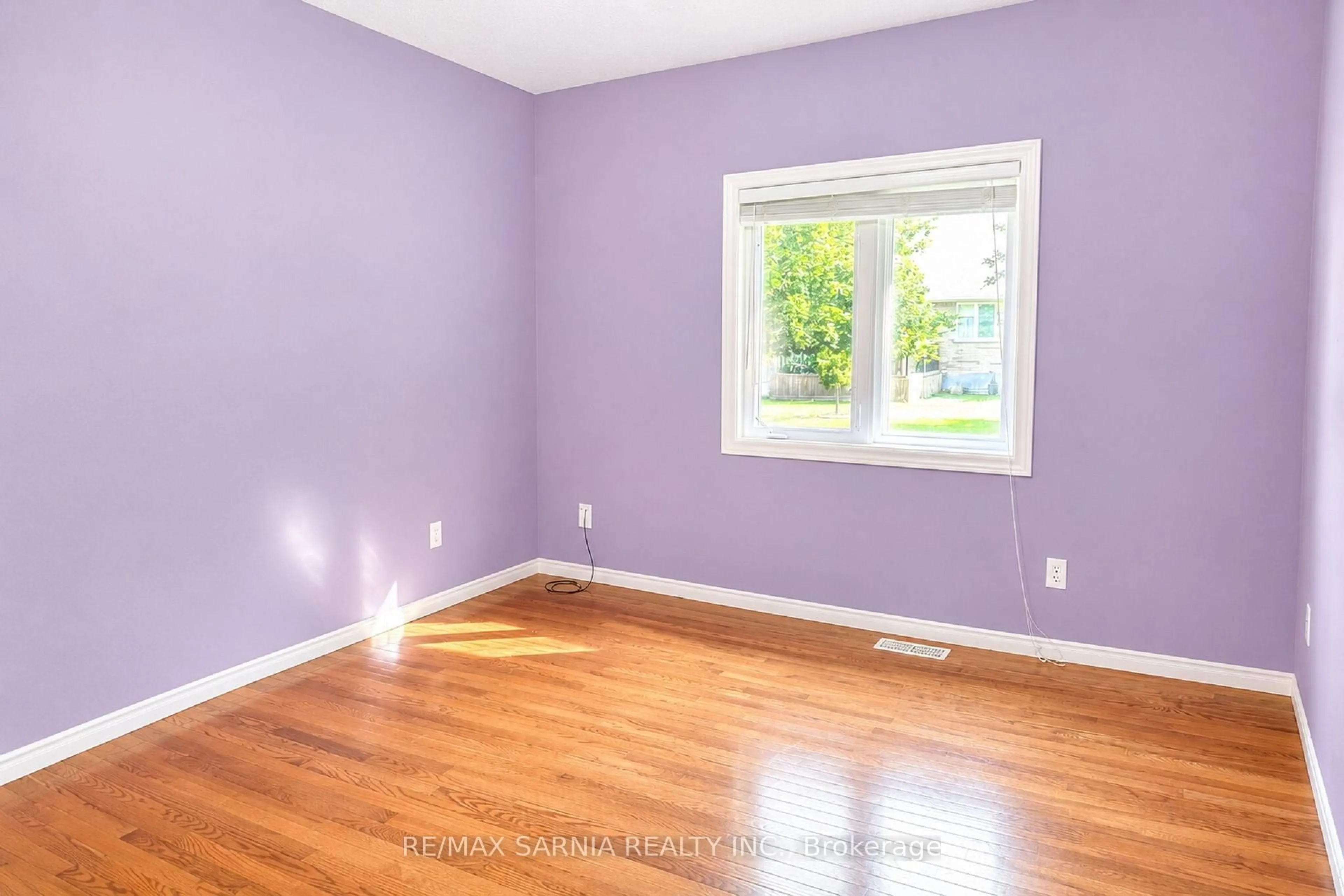 A pic of a room for 154 Semenyn Ave #27, Chatham-Kent Ontario N7L 3S1