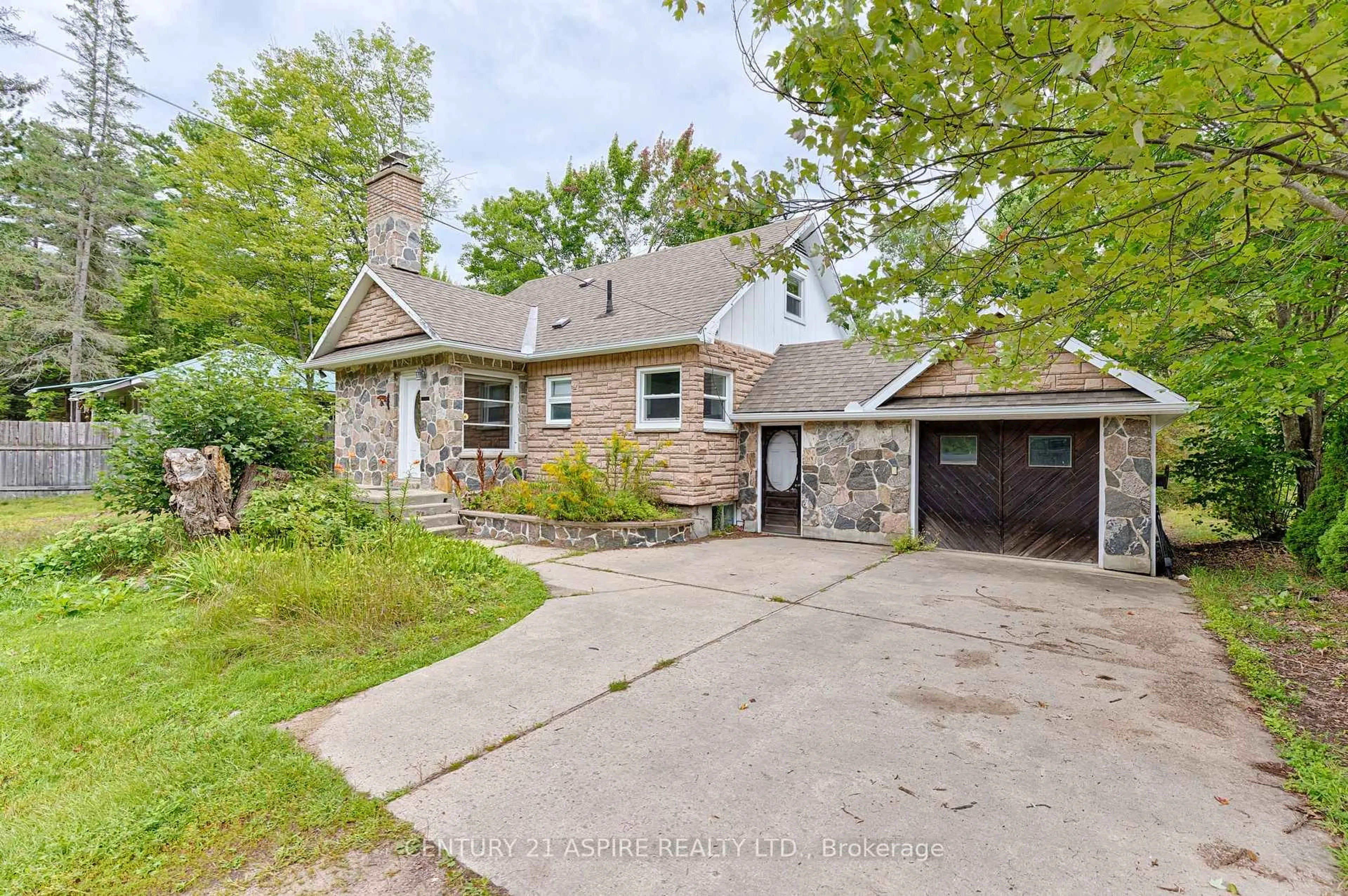 A pic from outside/outdoor area/front of a property/back of a property/a pic from drone, street for 32868 Highway 17 Highway, Deep River Ontario K0J 1P0