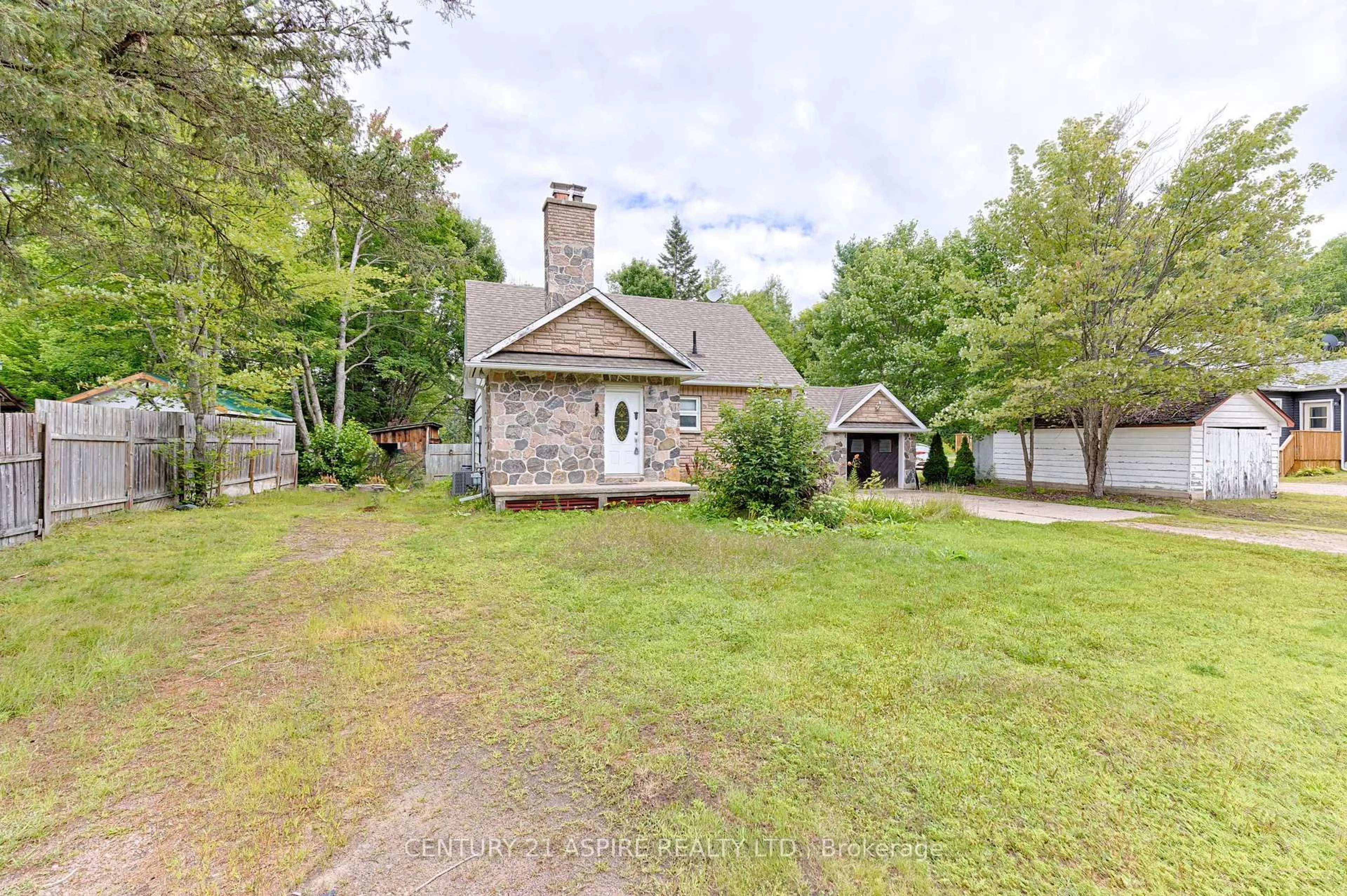 A pic from outside/outdoor area/front of a property/back of a property/a pic from drone, street for 32868 Highway 17 Highway, Deep River Ontario K0J 1P0
