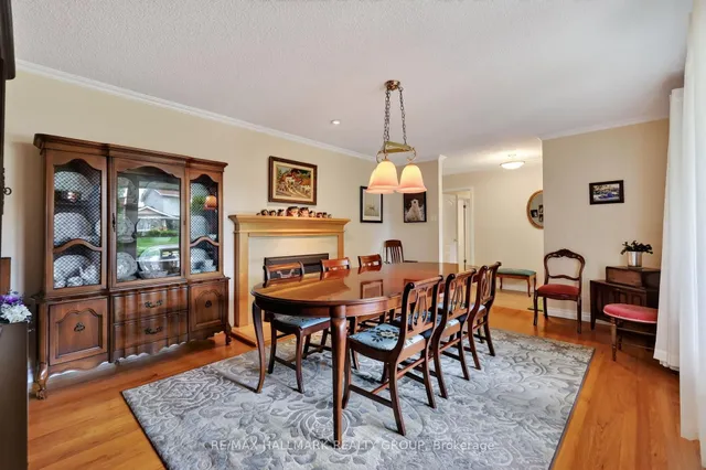 2692 Colman St, Ottawa 5