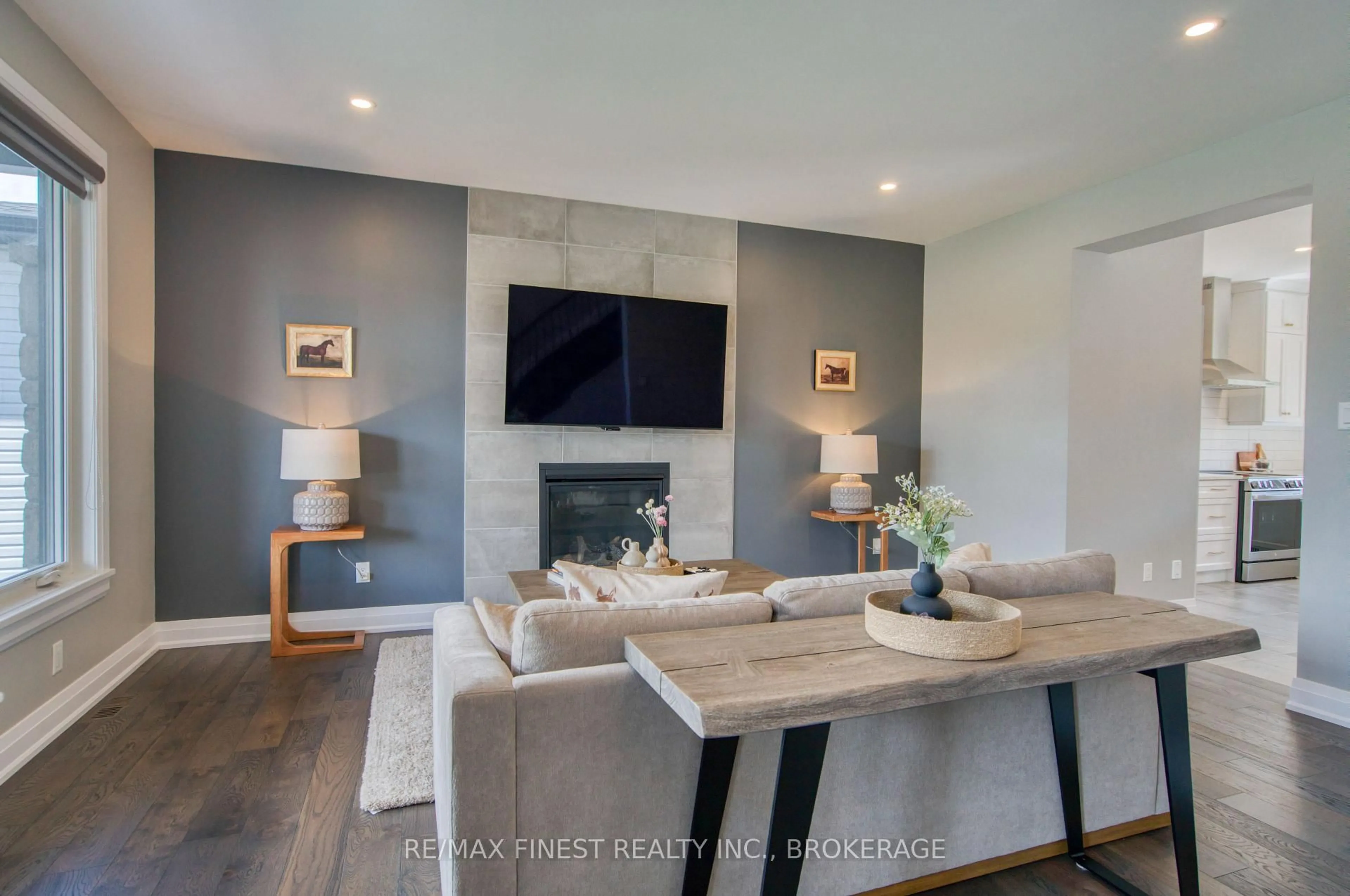 Unknown for 1152 Avignon St, Russell Ontario K0A 1W0