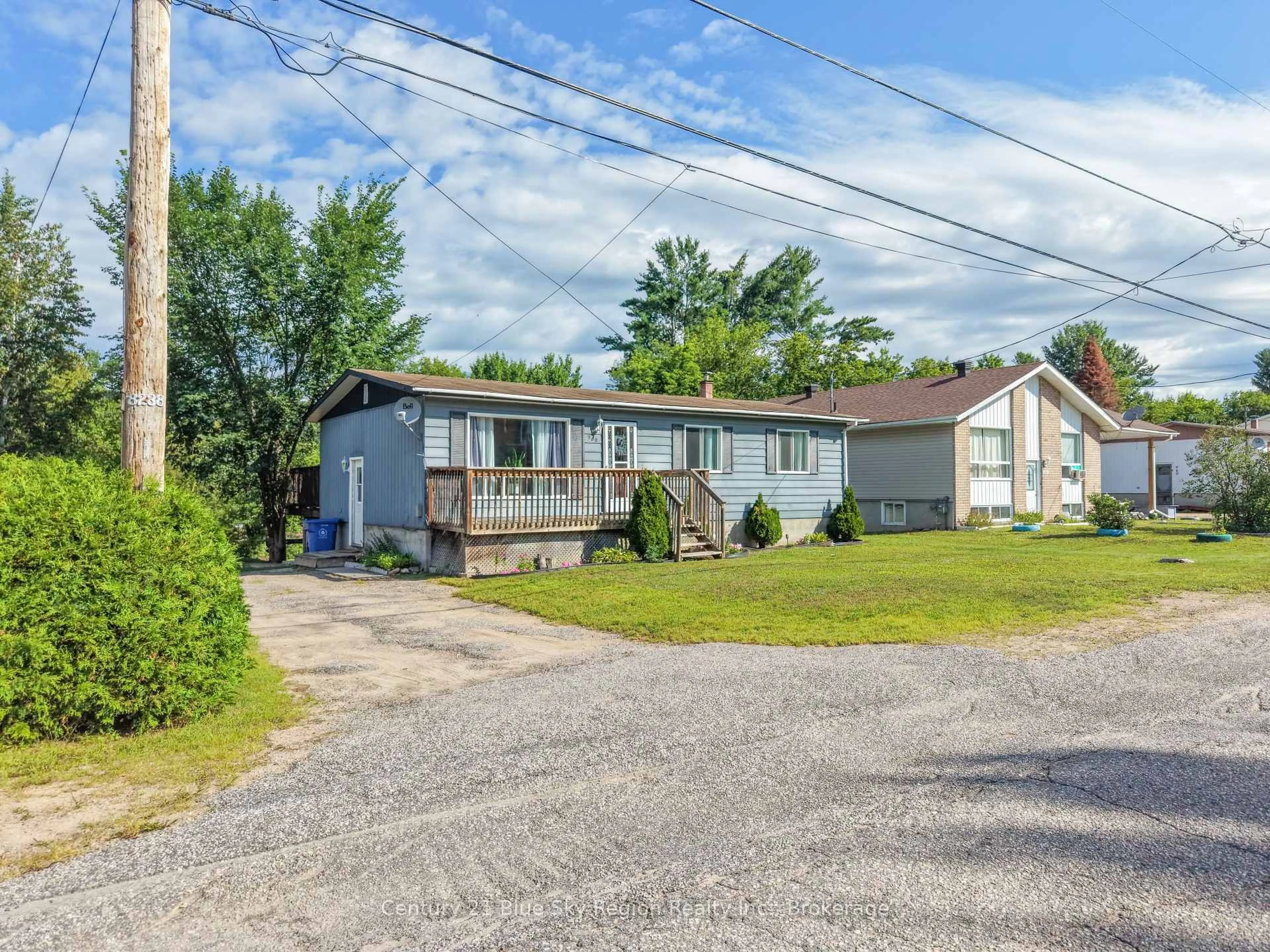 A pic from outside/outdoor area/front of a property/back of a property/a pic from drone, street for 980 Lily St, Mattawa Ontario P0H 1V0