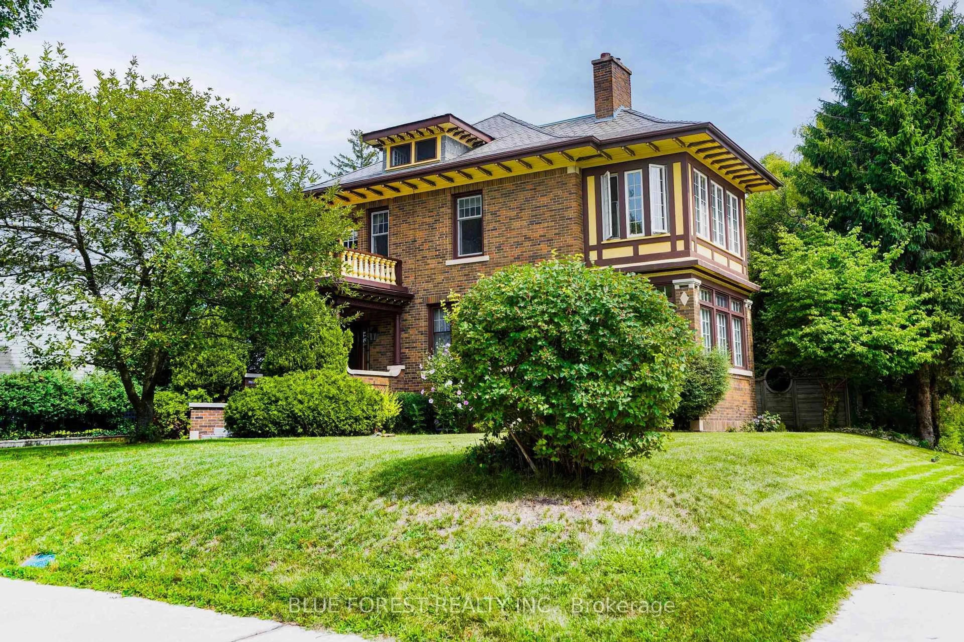 Home with brick exterior material, building for 161 Nancy St, Dutton/Dunwich Ontario N0L 1J0
