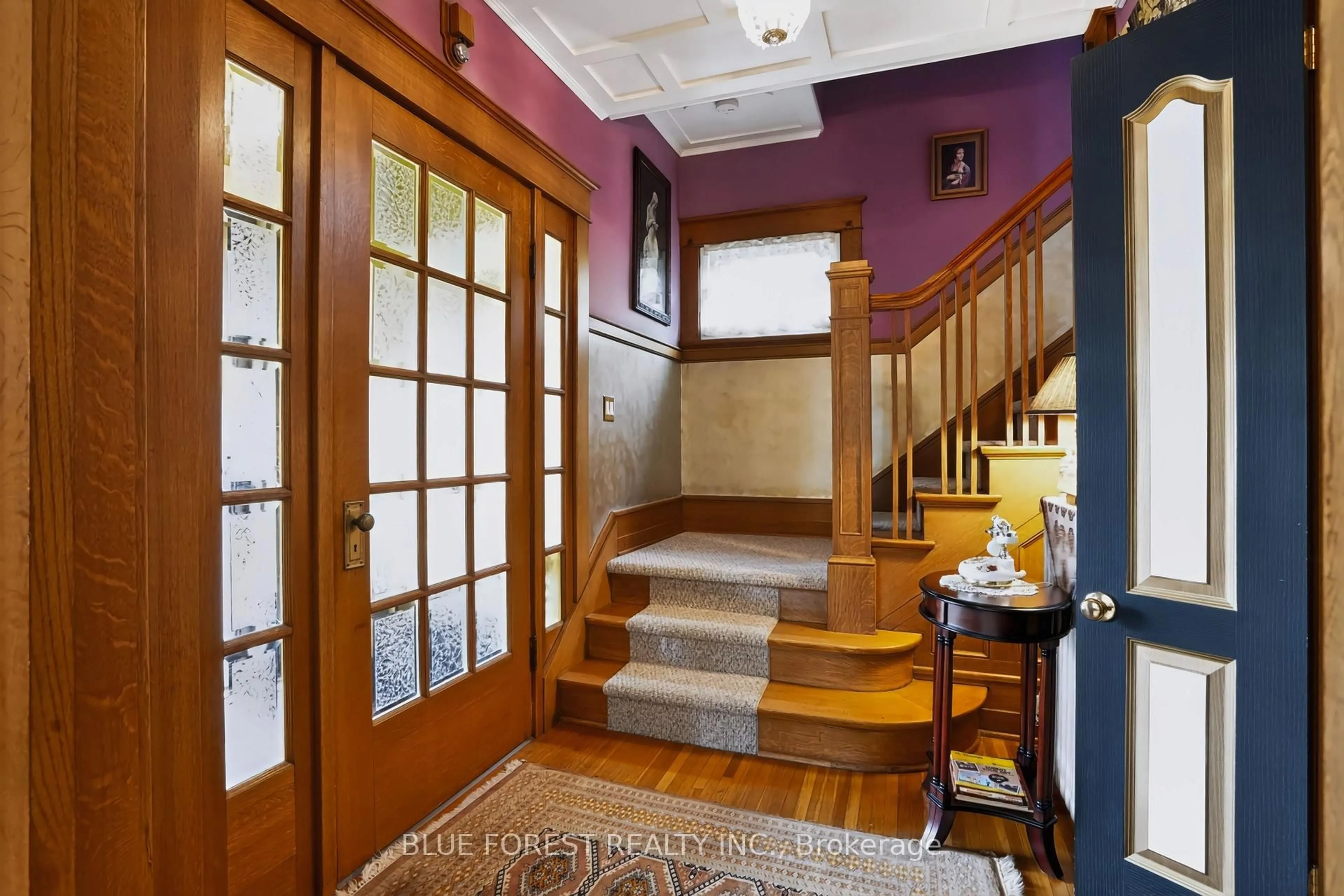 Indoor foyer for 161 Nancy St, Dutton/Dunwich Ontario N0L 1J0