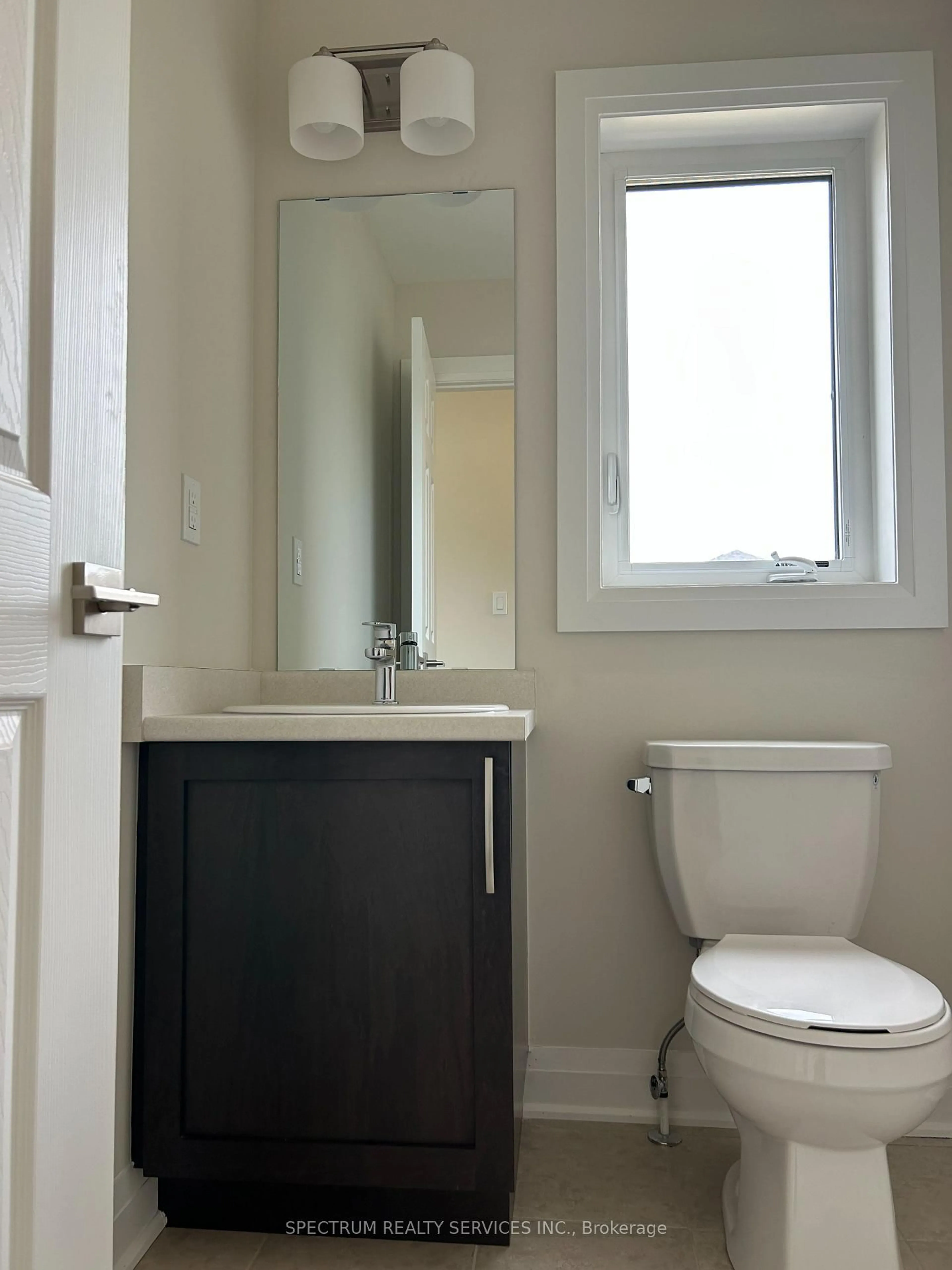 Standard bathroom, unknown for 4 Arding Circ, Brantford Ontario N3L 0P6
