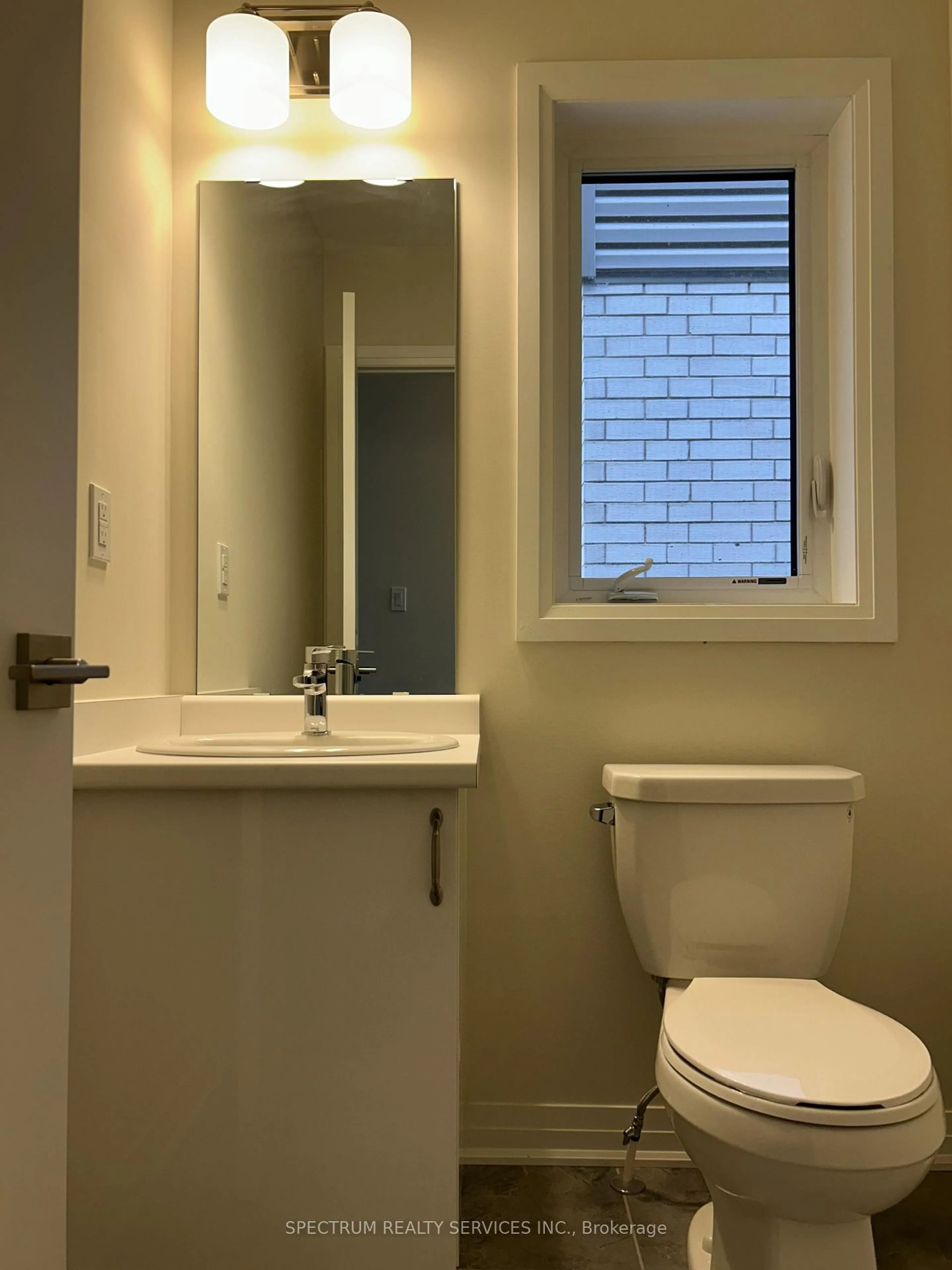 Standard bathroom, ceramic/tile floor for 10 Arding Circ, Brantford Ontario N3L 0P6
