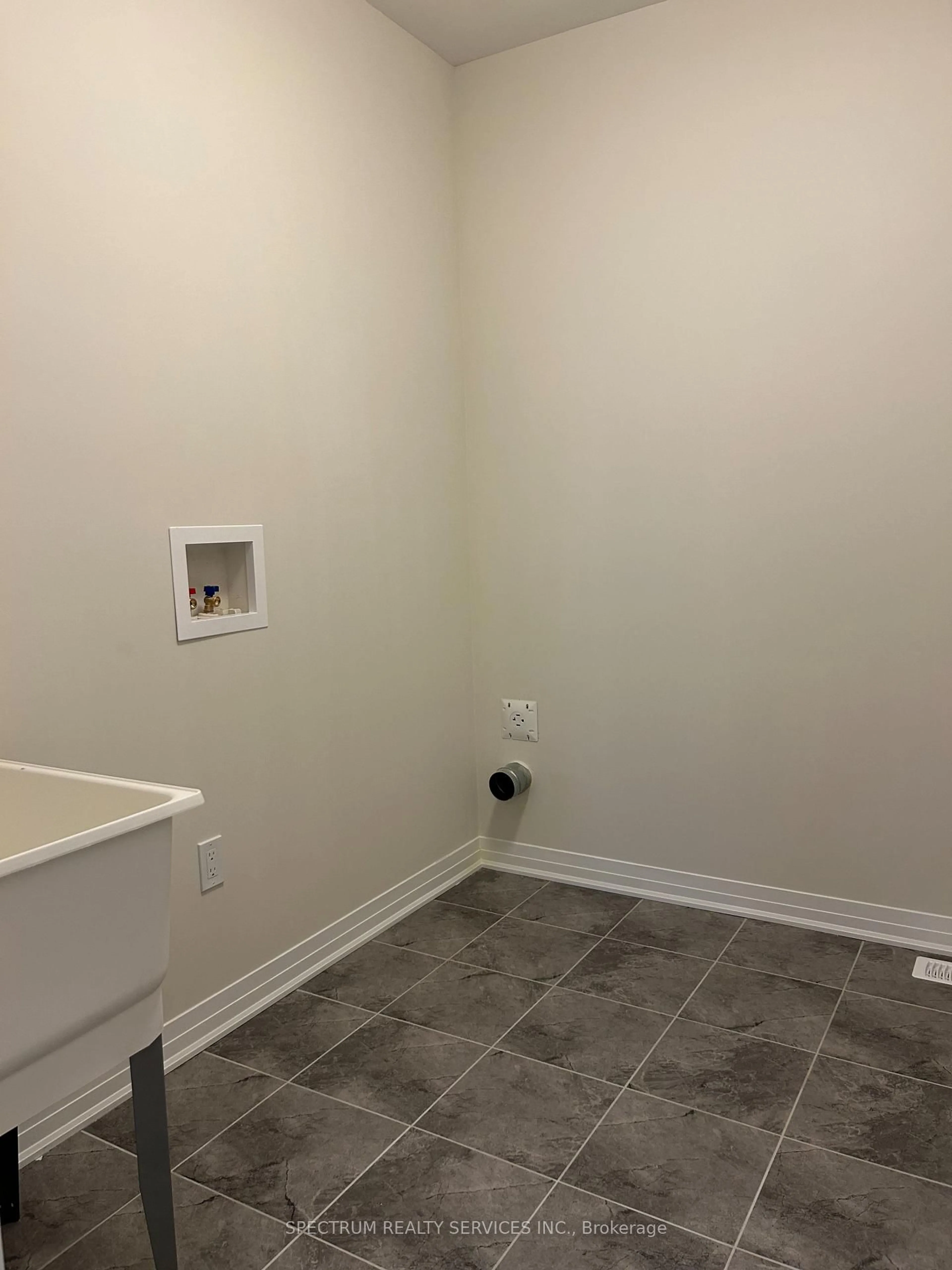 A pic of a room for 10 Arding Circ, Brantford Ontario N3L 0P6