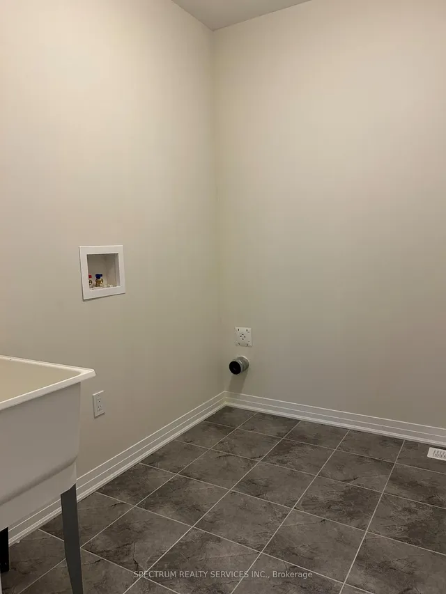 10 Arding Circ, Brantford 5