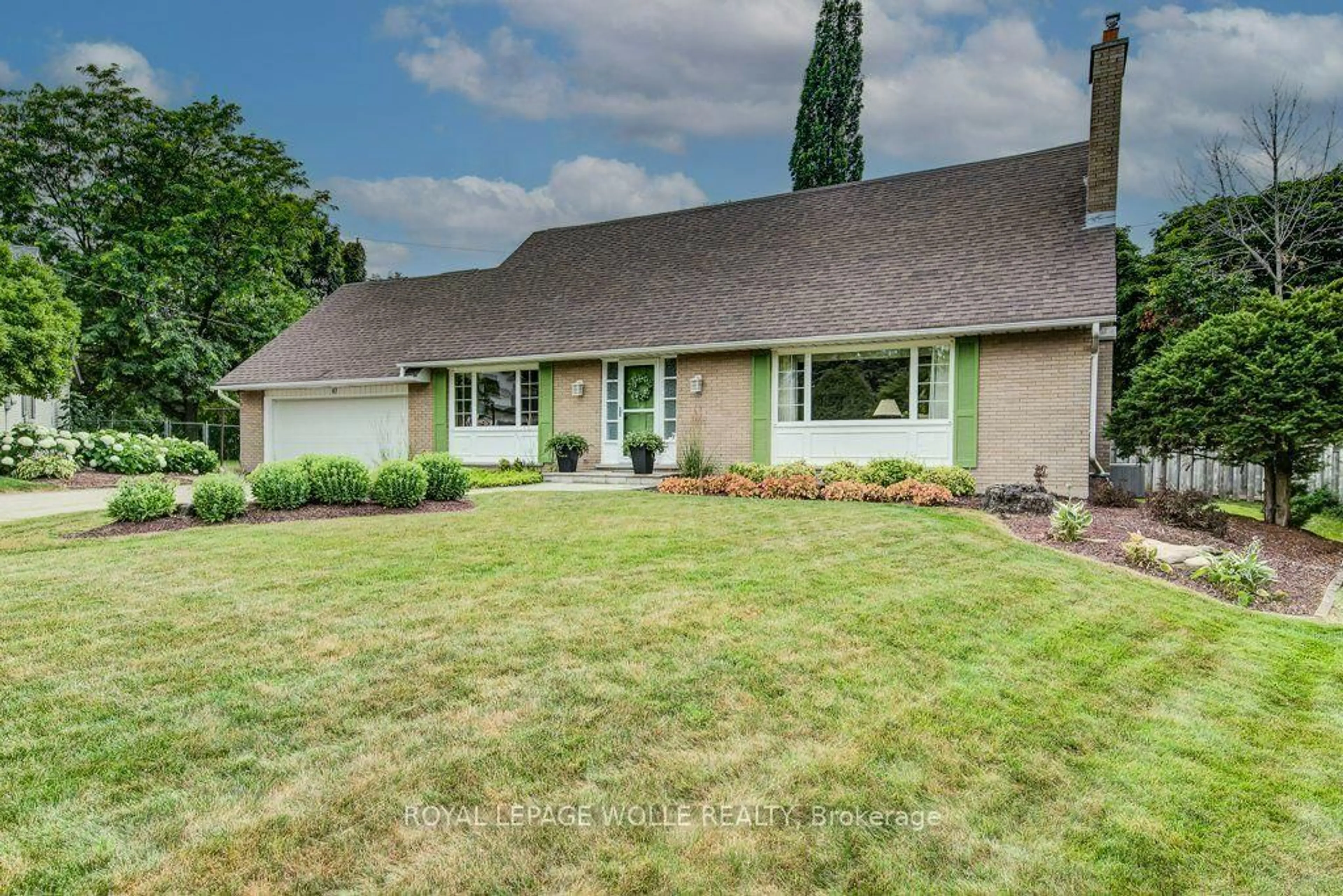 Home with vinyl exterior material, street for 97 Somerset Cres, Waterloo Ontario N2L 1N1