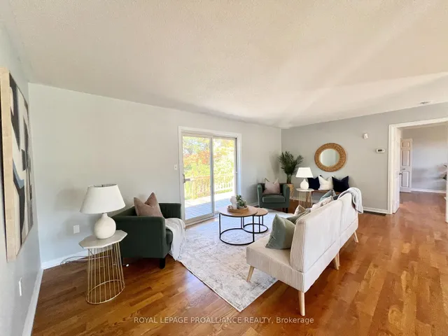 444 County Road 19, Prince Edward County 3