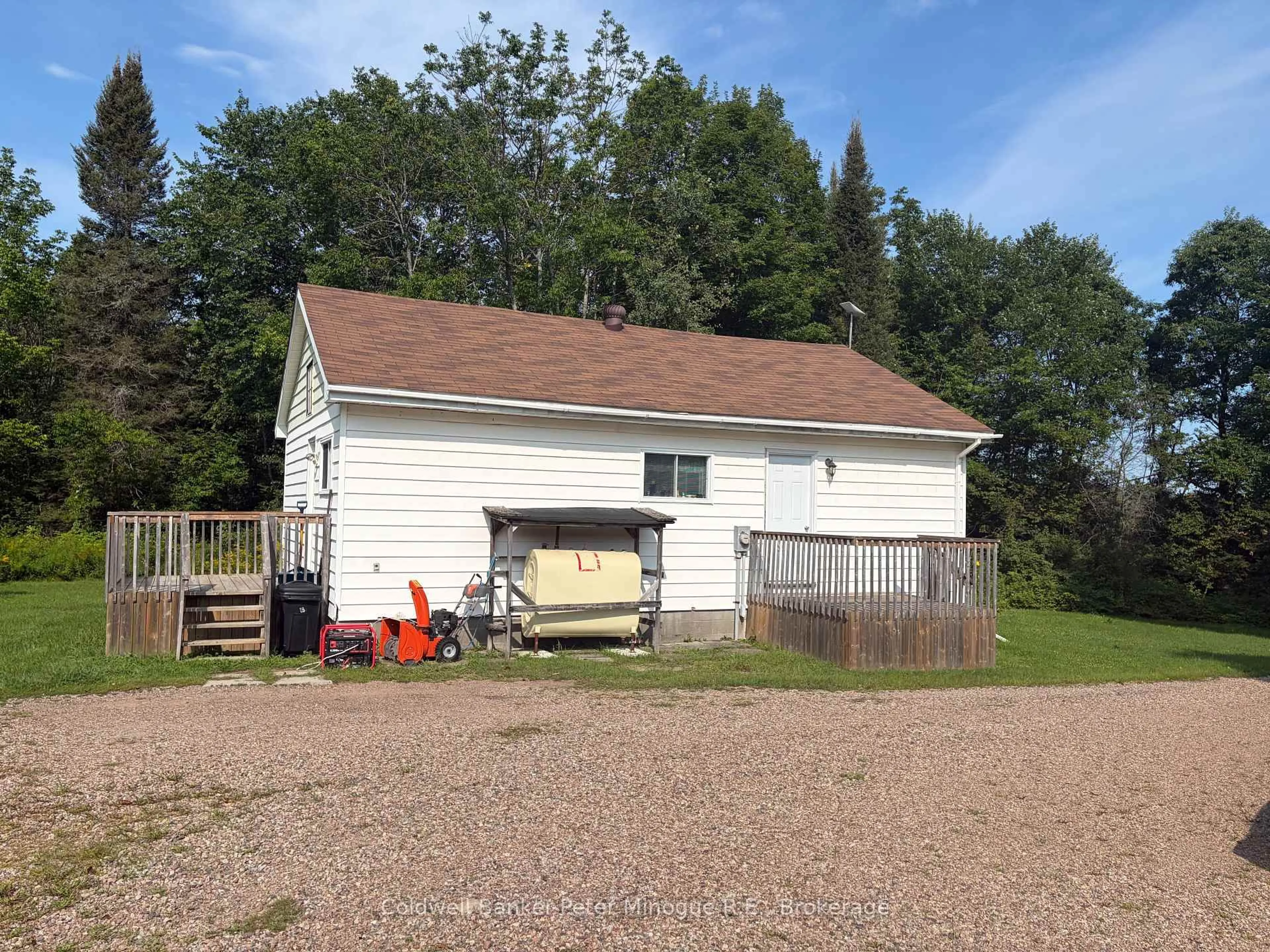 Shed for 4162 A & B Highway 17, Papineau-Cameron Ontario P0H 1V0