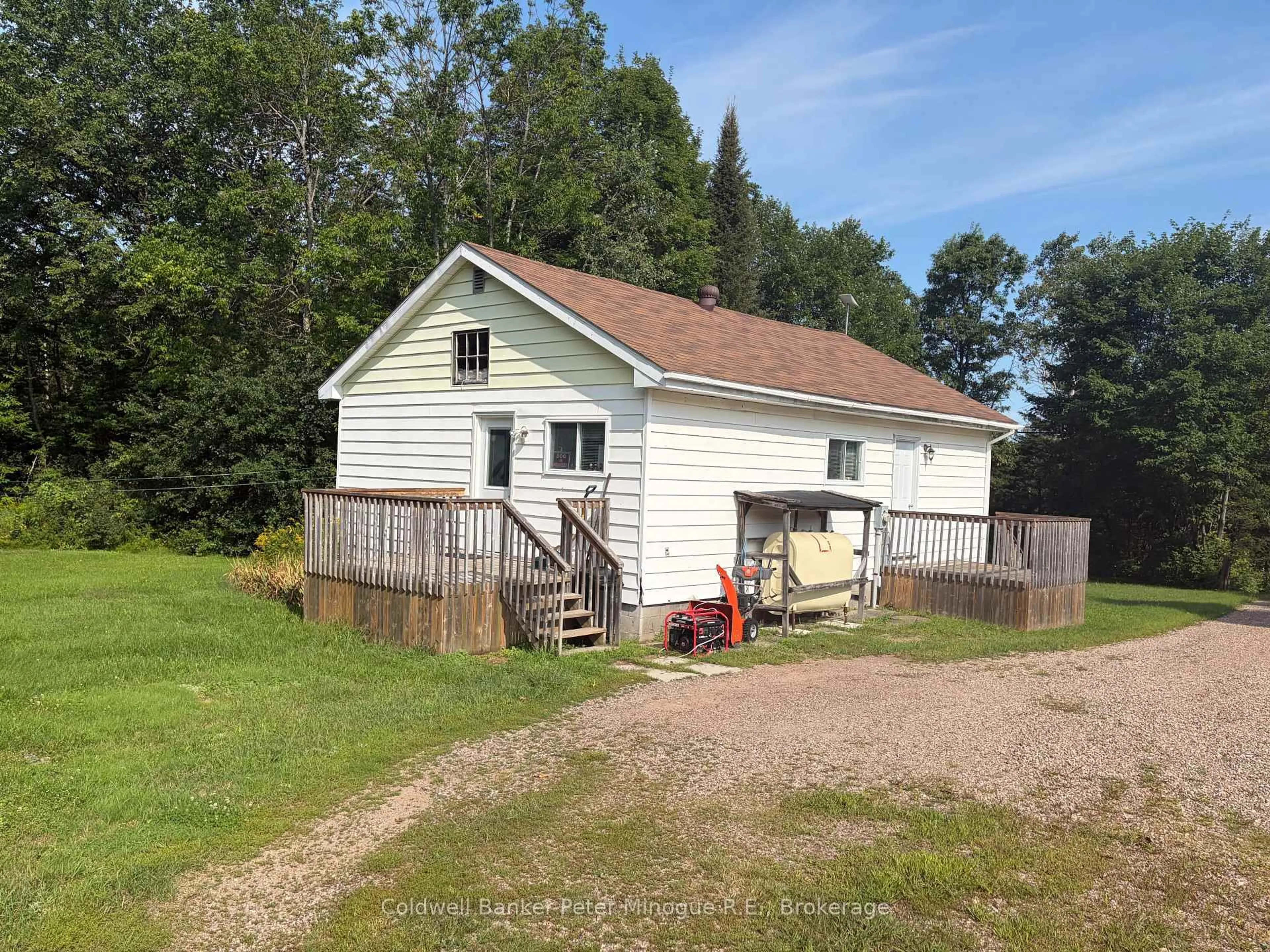 Shed for 4162 A & B Highway 17, Papineau-Cameron Ontario P0H 1V0