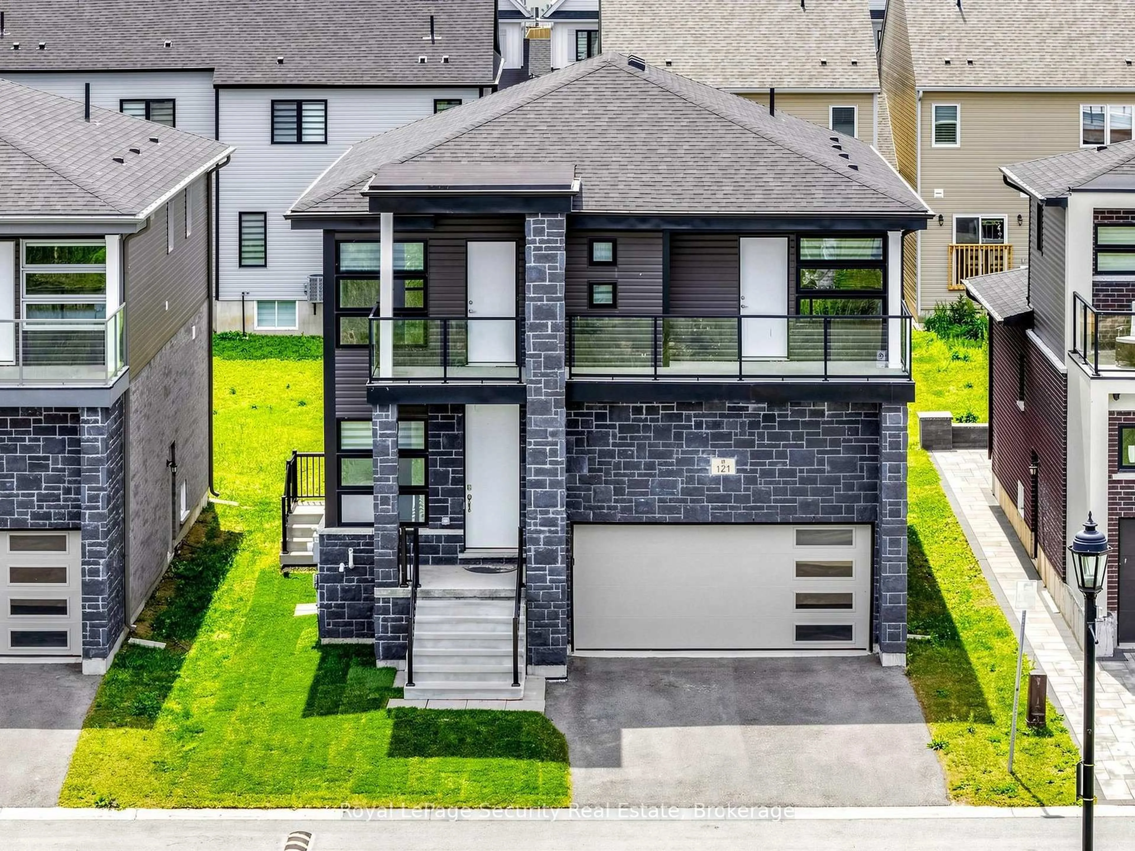 Home with brick exterior material, street for 121 Sebastian St #86, Blue Mountains Ontario N0H 1J0