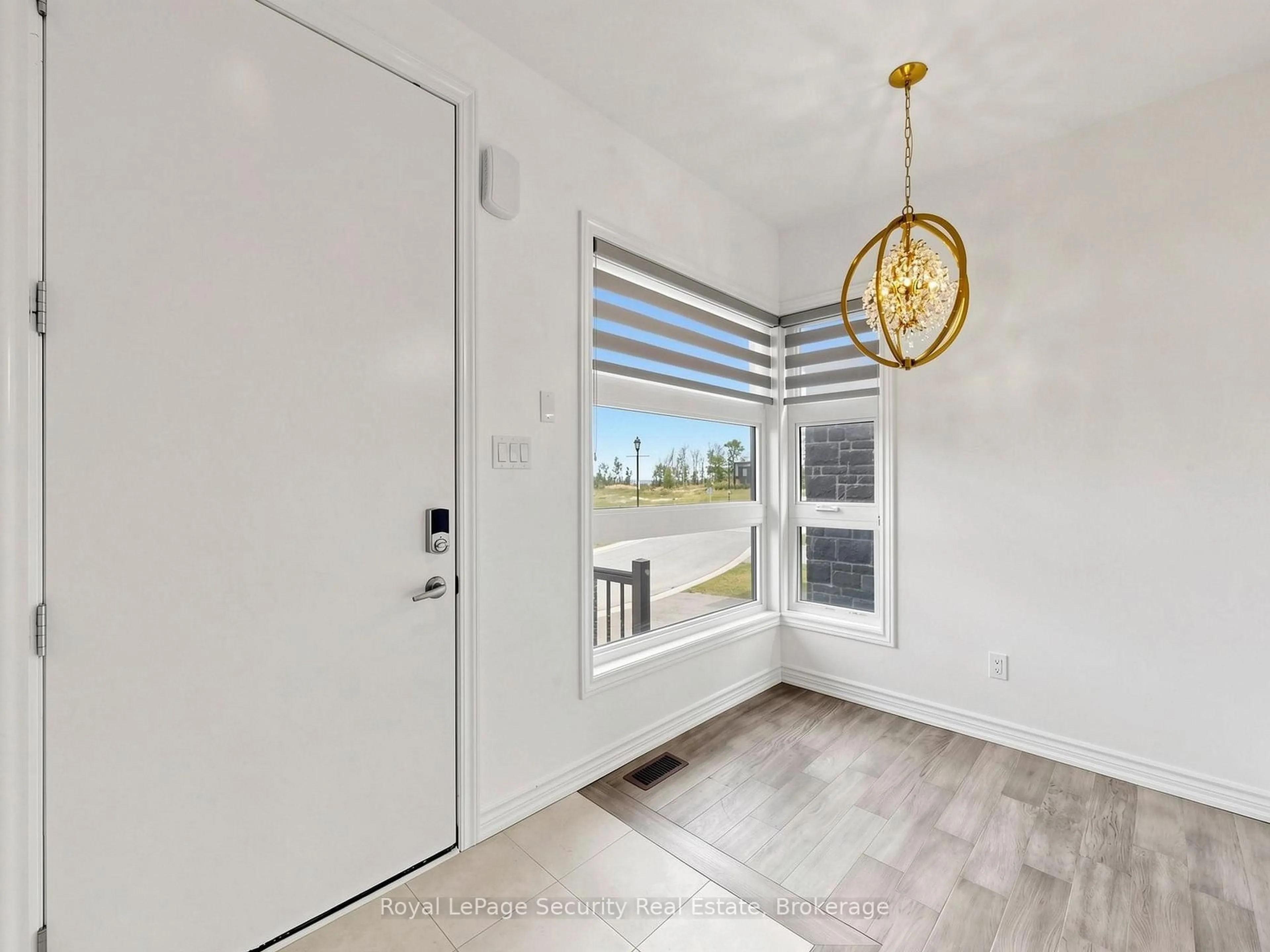 Indoor entryway for 121 Sebastian St #86, Blue Mountains Ontario N0H 1J0