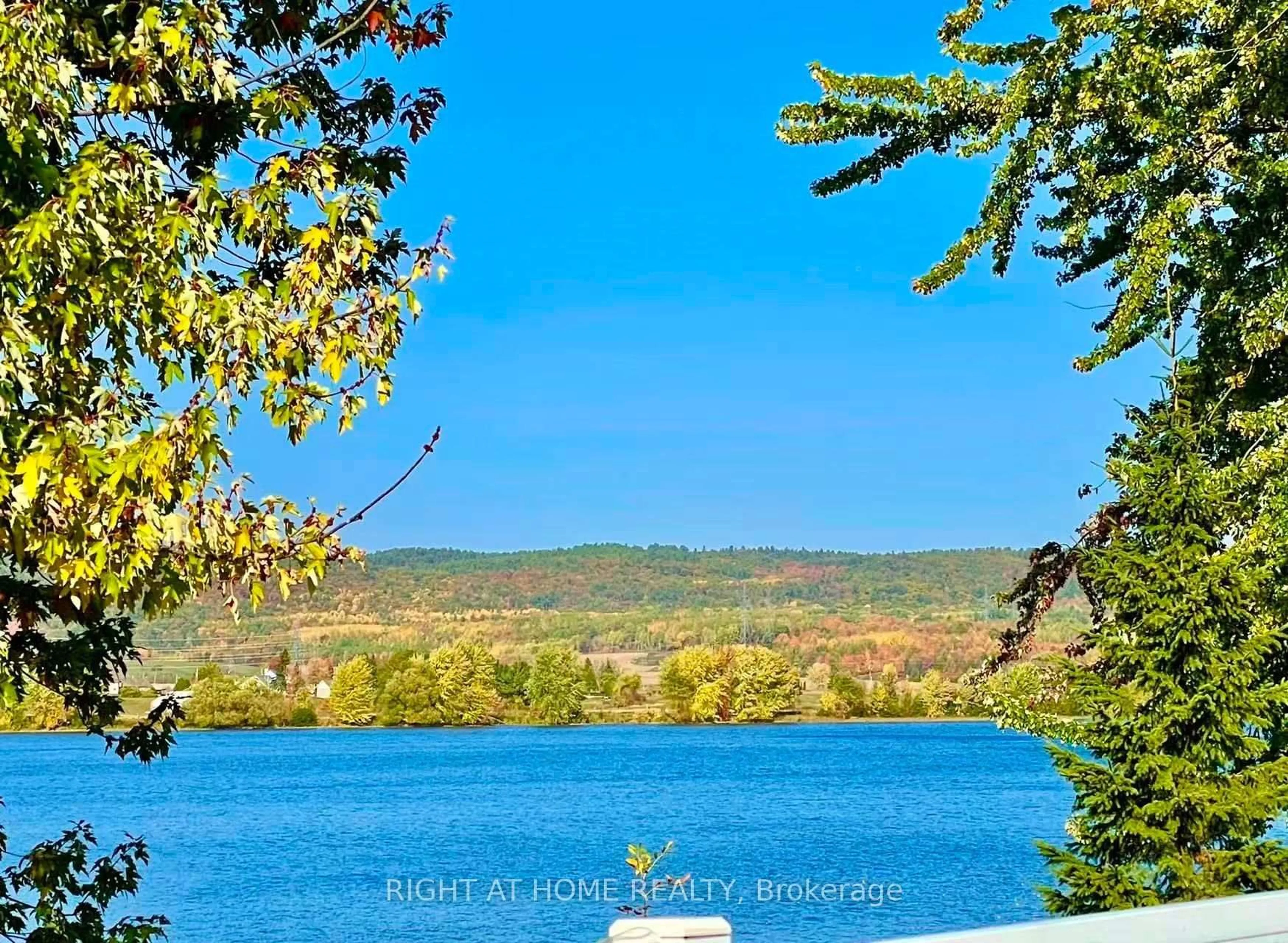 Patio, water/lake/river/ocean view for 2527 Concession 1 Rd, Alfred and Plantagenet Ontario K0B 1J0