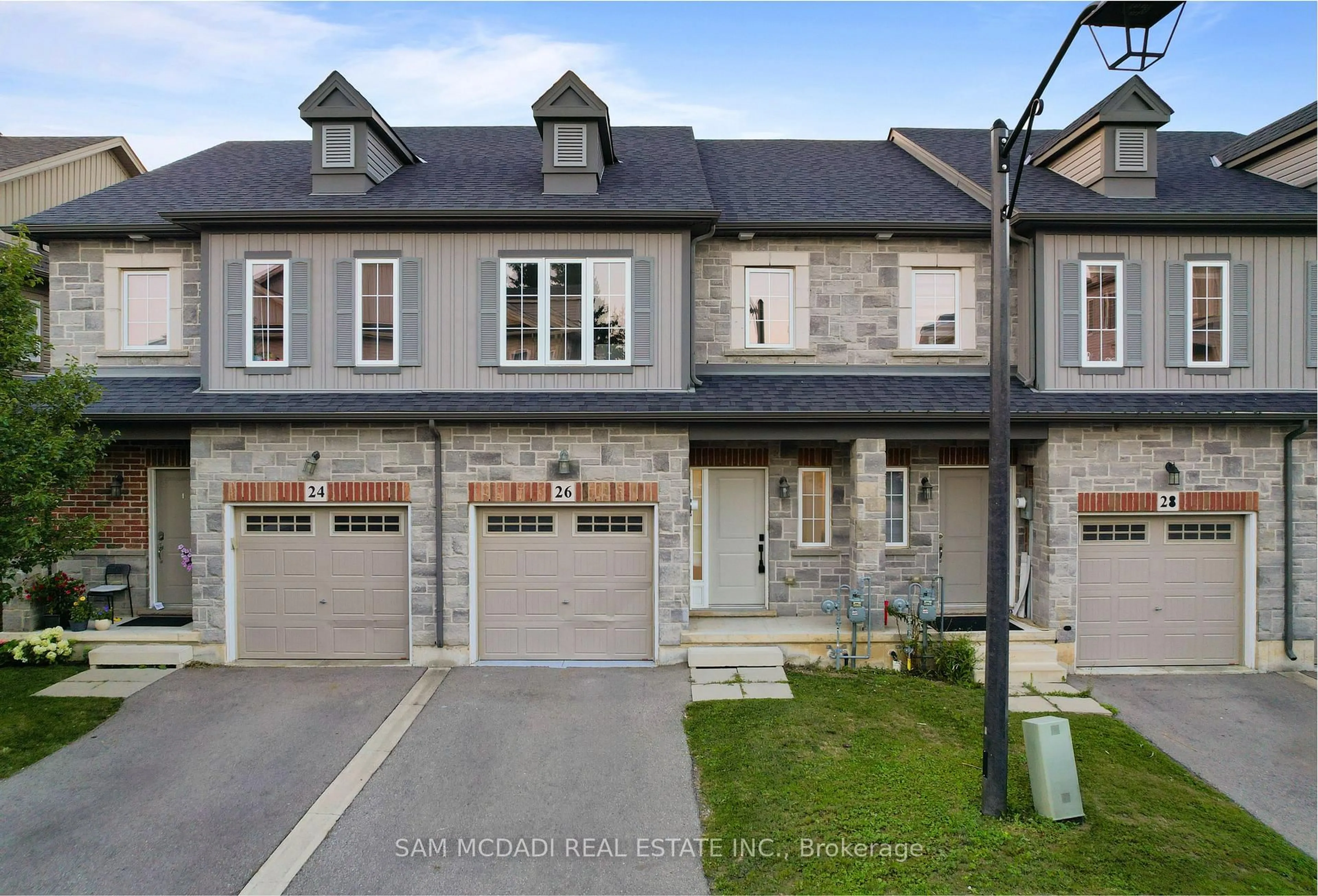 A pic from outside/outdoor area/front of a property/back of a property/a pic from drone, street for 26 Dayman Dr, Hamilton Ontario L9K 0J9