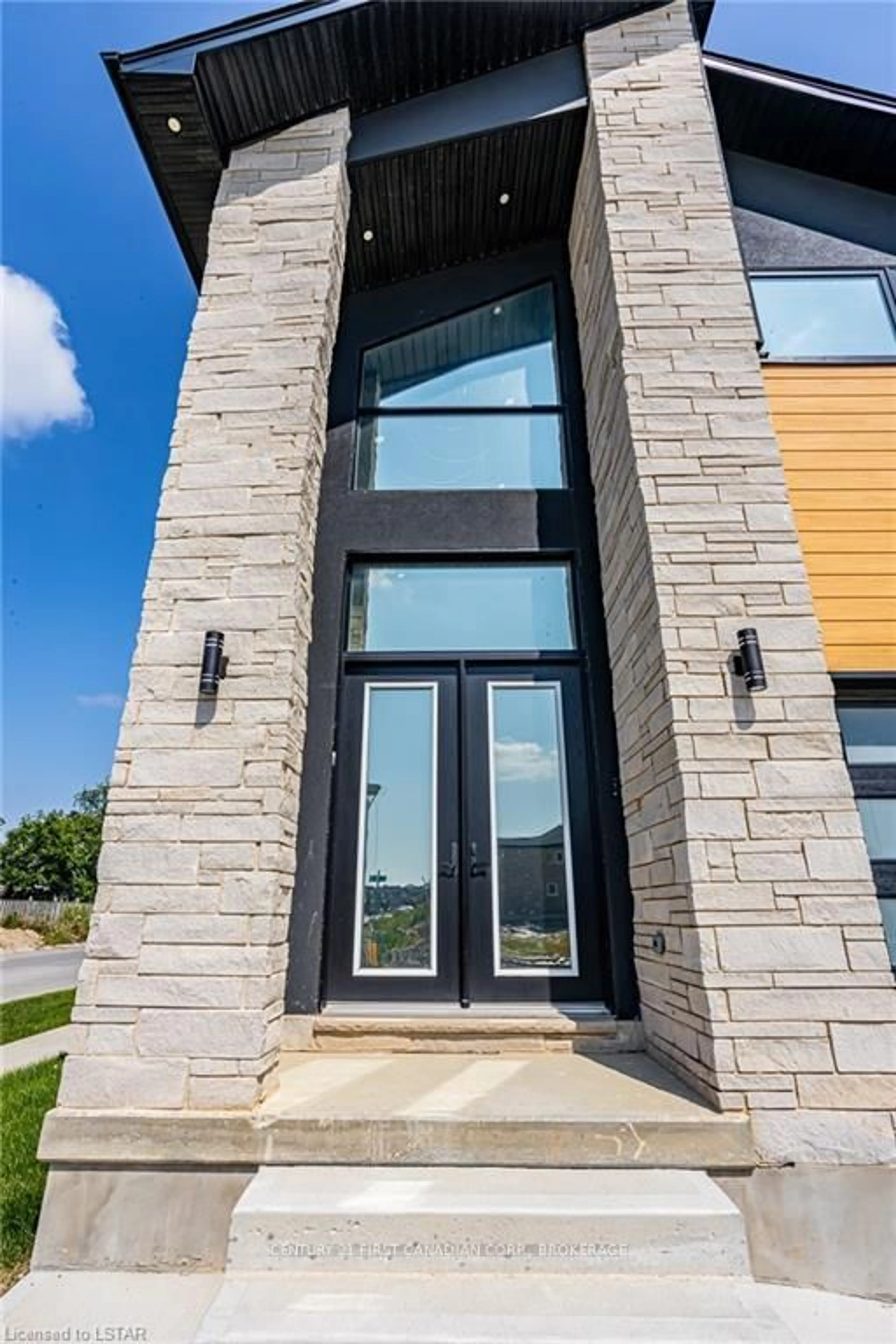 Home with brick exterior material, building for 3049 PETTY Rd, London South Ontario N6A 0A7