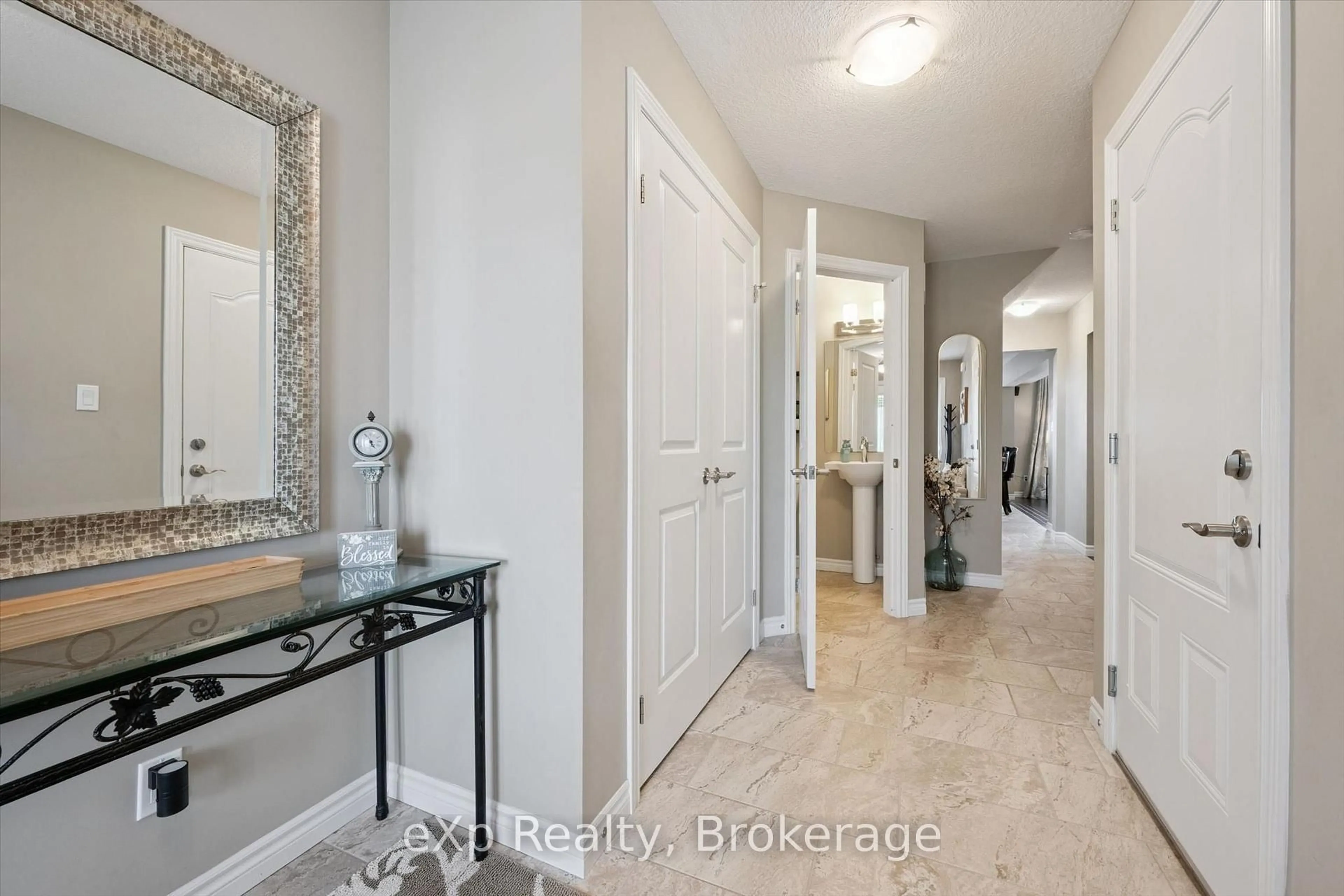 Indoor entryway for 43 Goldenview Dr, Guelph Ontario N1E 0M5