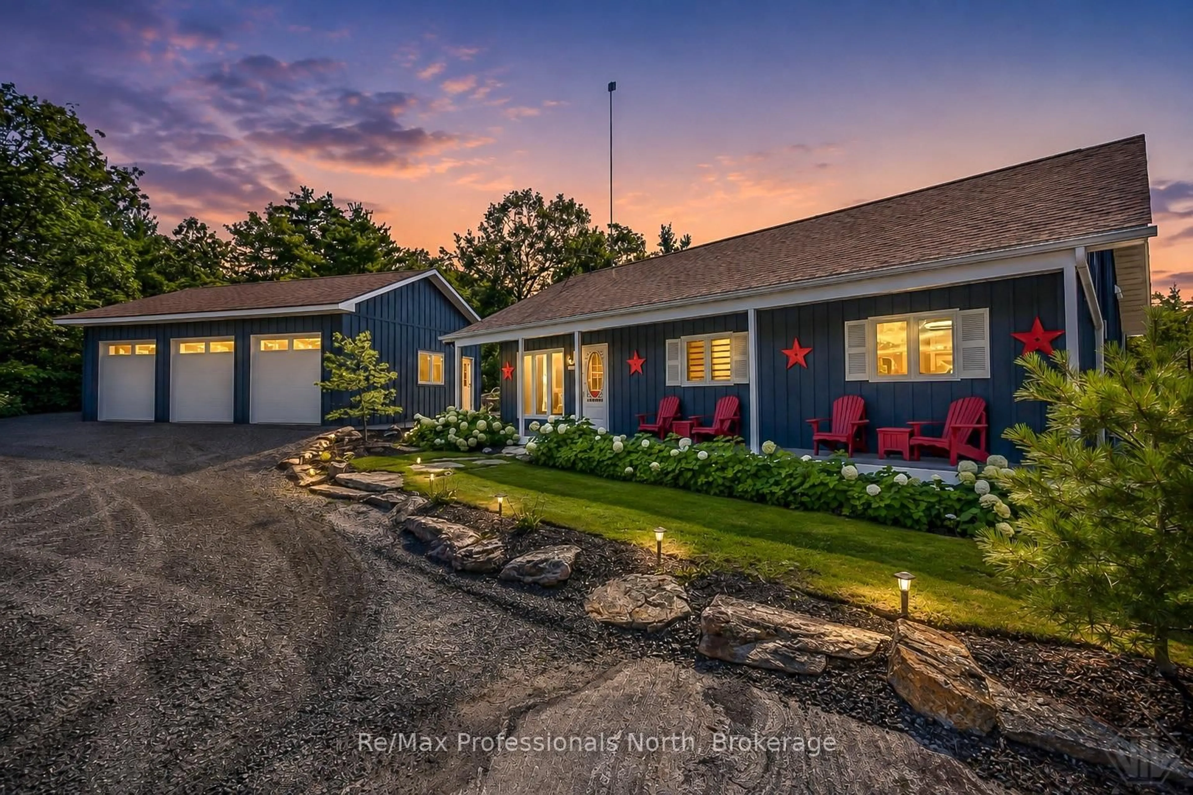 A pic from outside/outdoor area/front of a property/back of a property/a pic from drone, street for 891 Peninsula Rd, Gravenhurst Ontario P1P 0E2