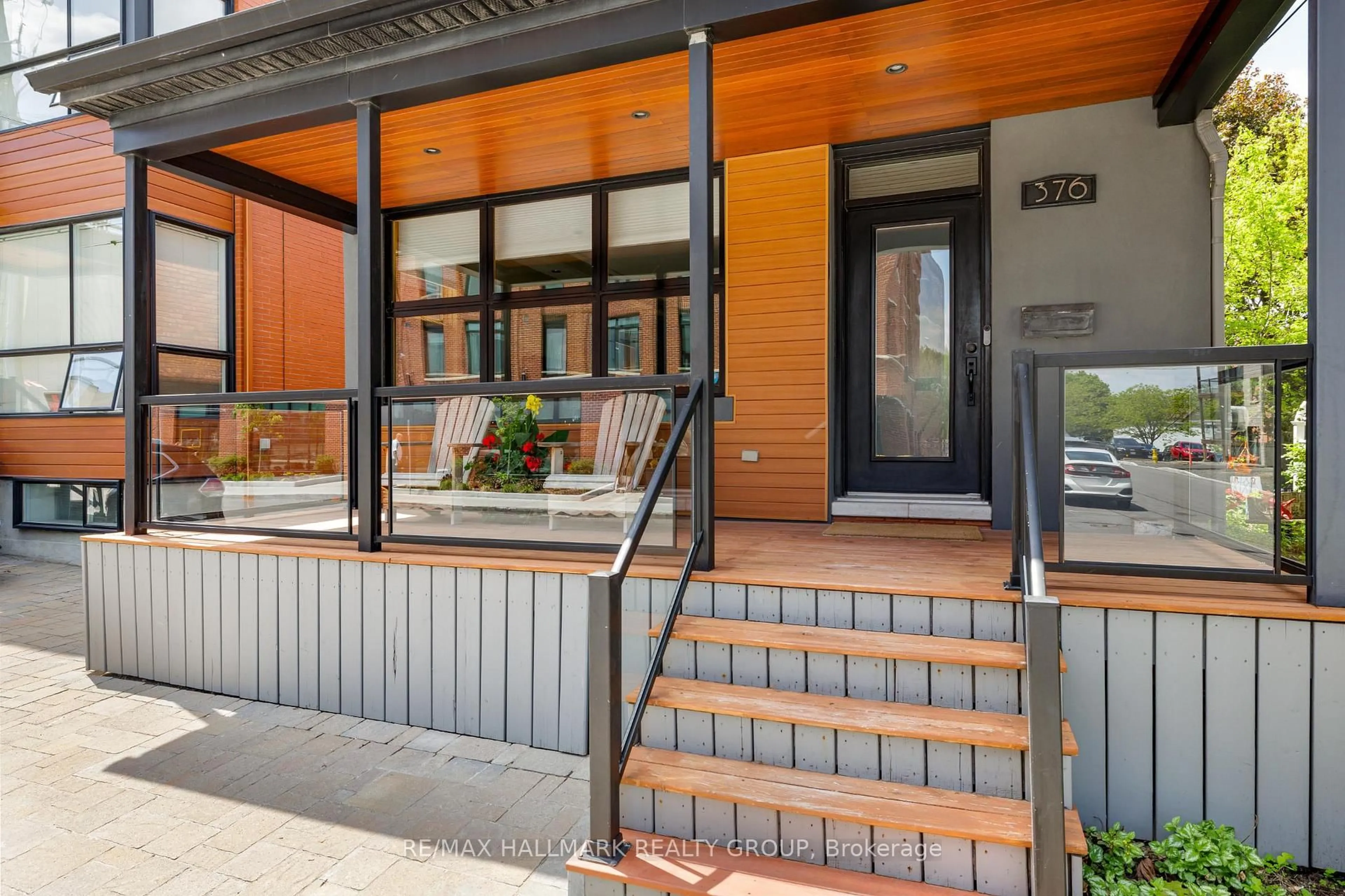Unknown for 376 Winona Ave, Ottawa Ontario K1Z 5H7