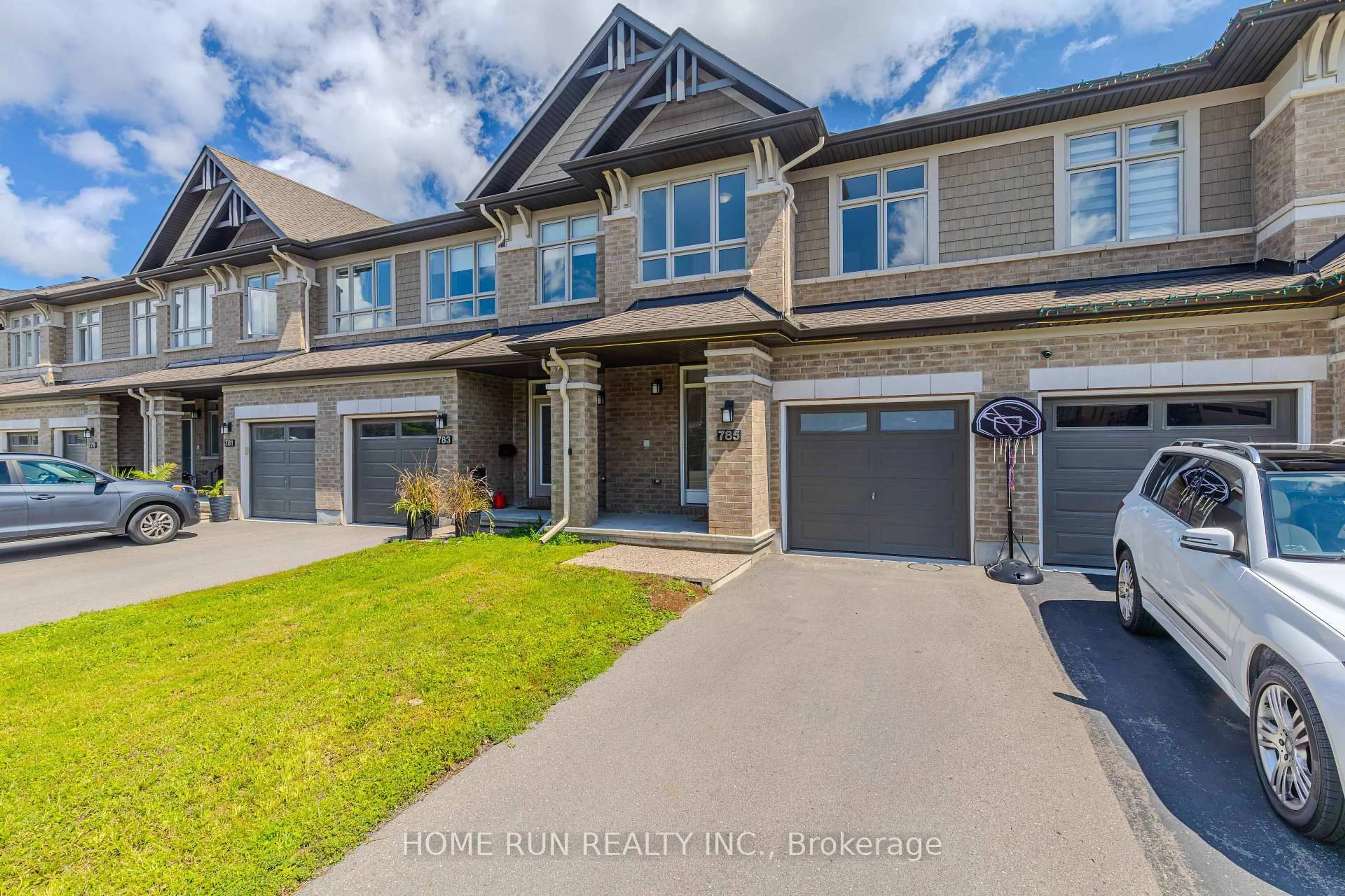 Unknown for 785 Cairn Cres, Ottawa Ontario K1W 0P7