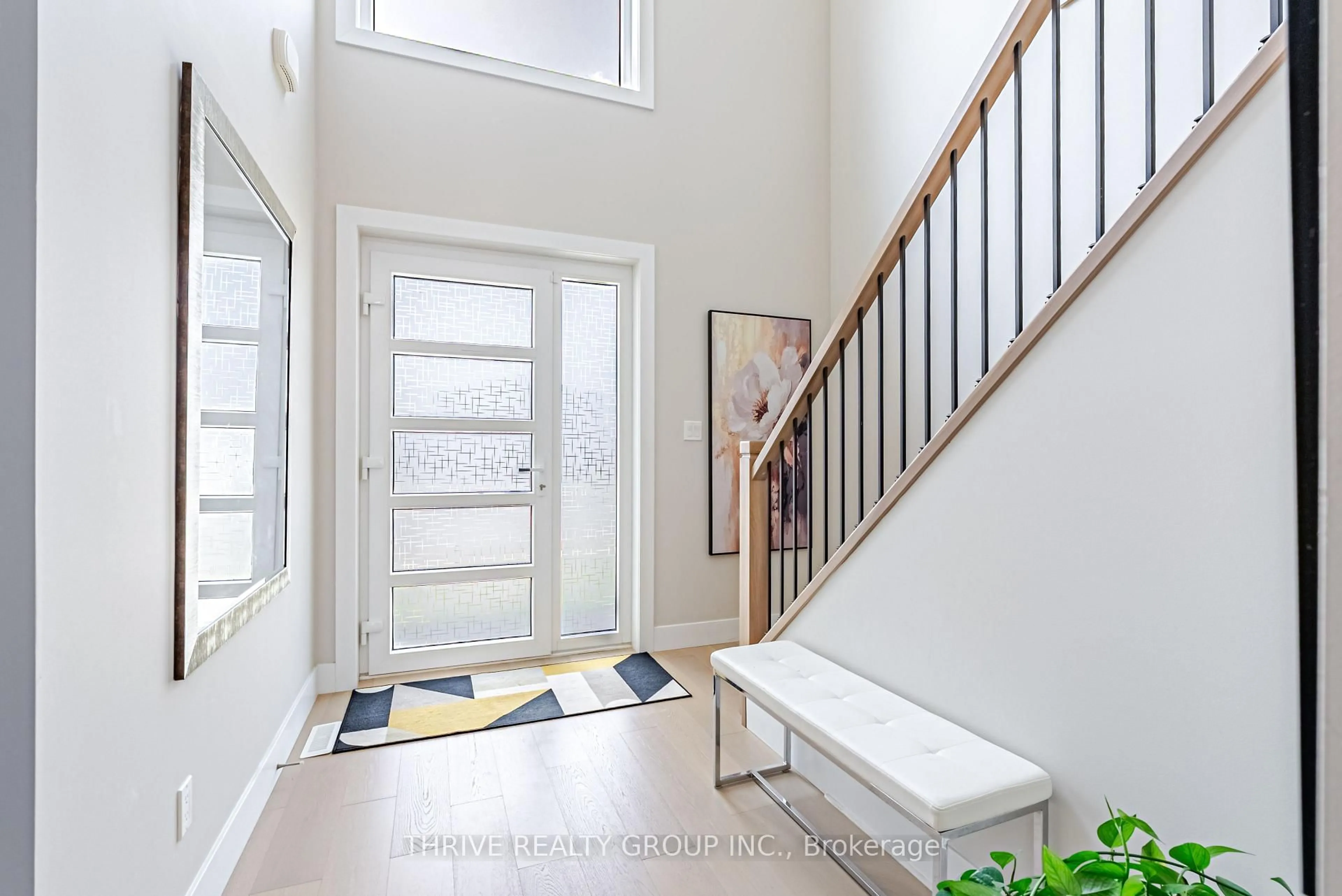 Indoor entryway for 124 Crestview Dr, Middlesex Centre Ontario N0L 1R0