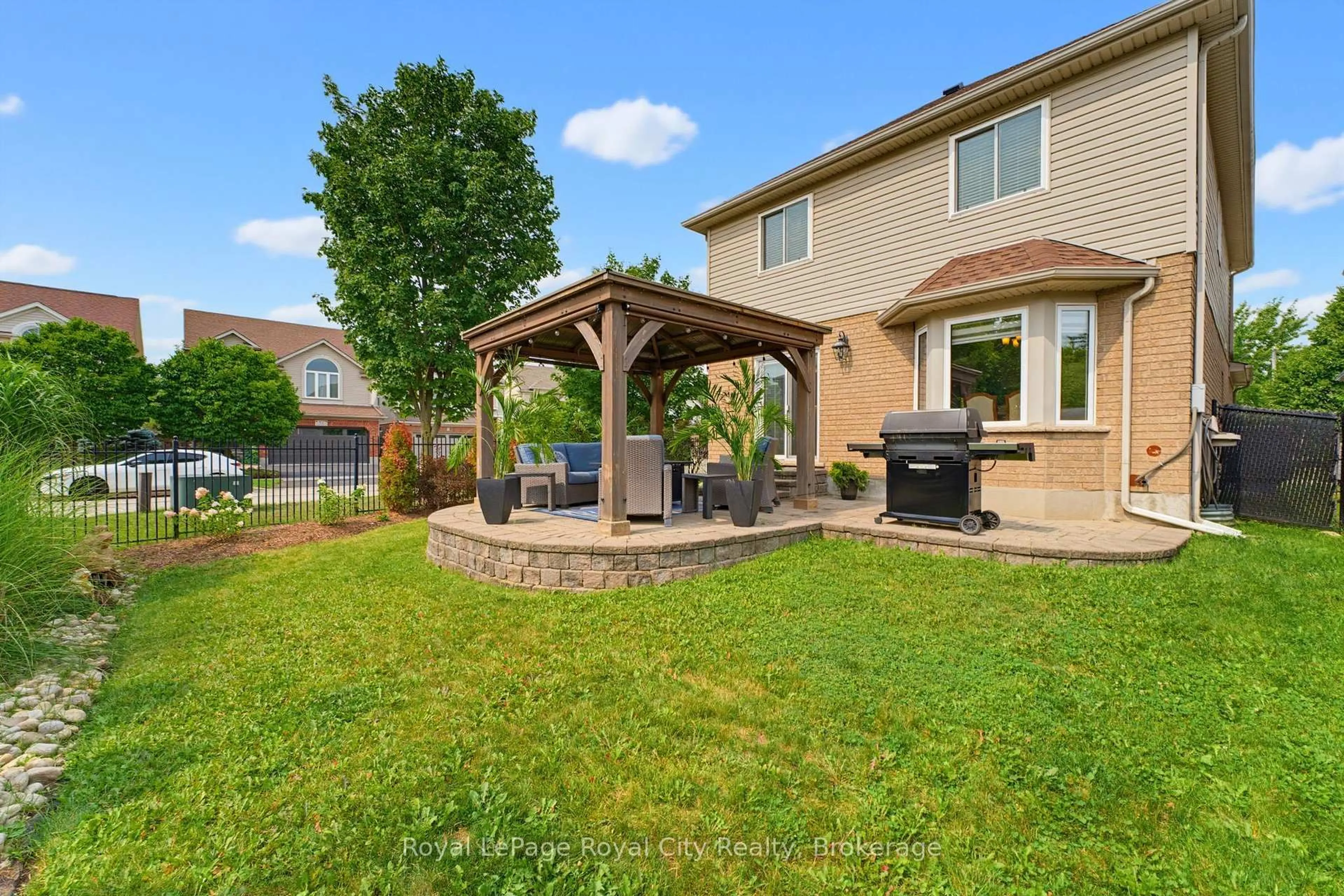 Patio, street for 59 Lynch Circ, Guelph Ontario N1L 1R9