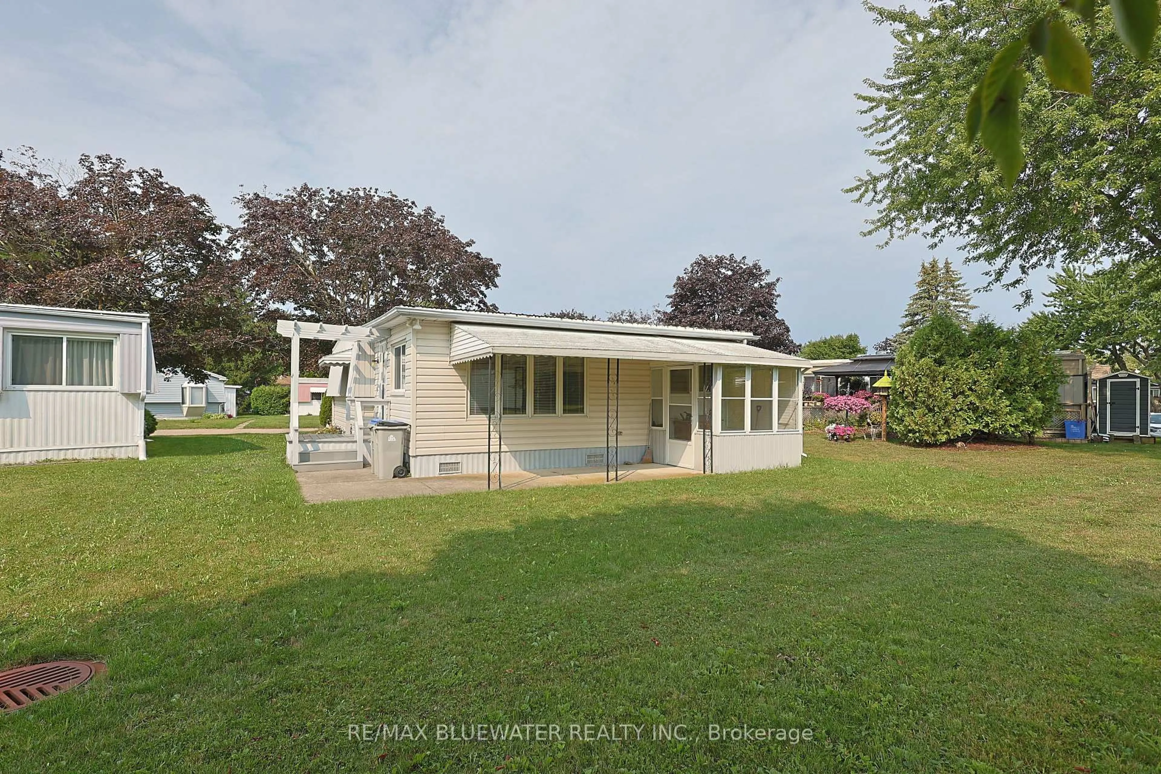 A pic from outside/outdoor area/front of a property/back of a property/a pic from drone, building for 254 Highland Springs, South Huron Ontario N0M 1T0