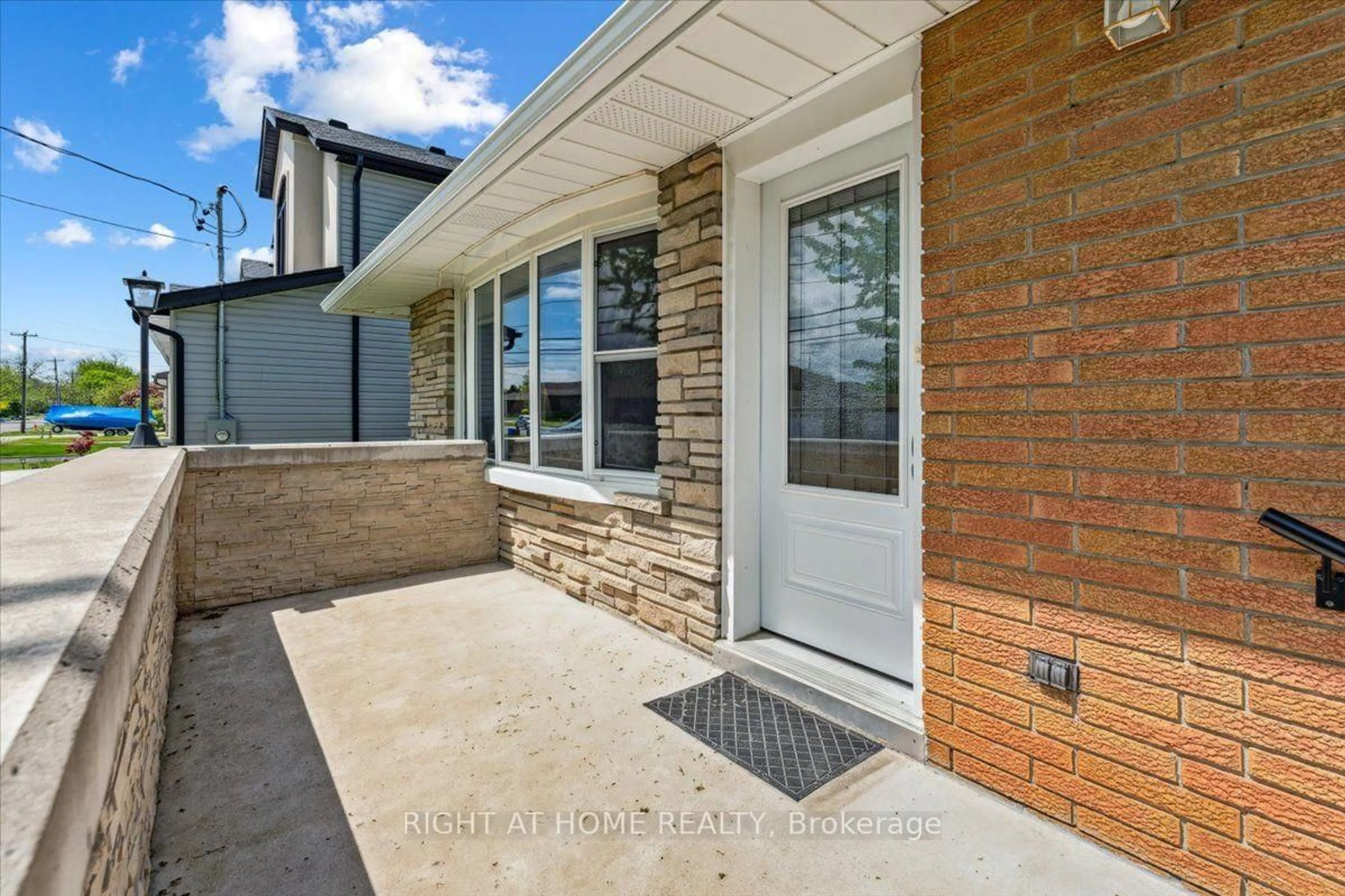 Home with brick exterior material, street for 5863 Church's Lane, Niagara Falls Ontario L2J 1Y9