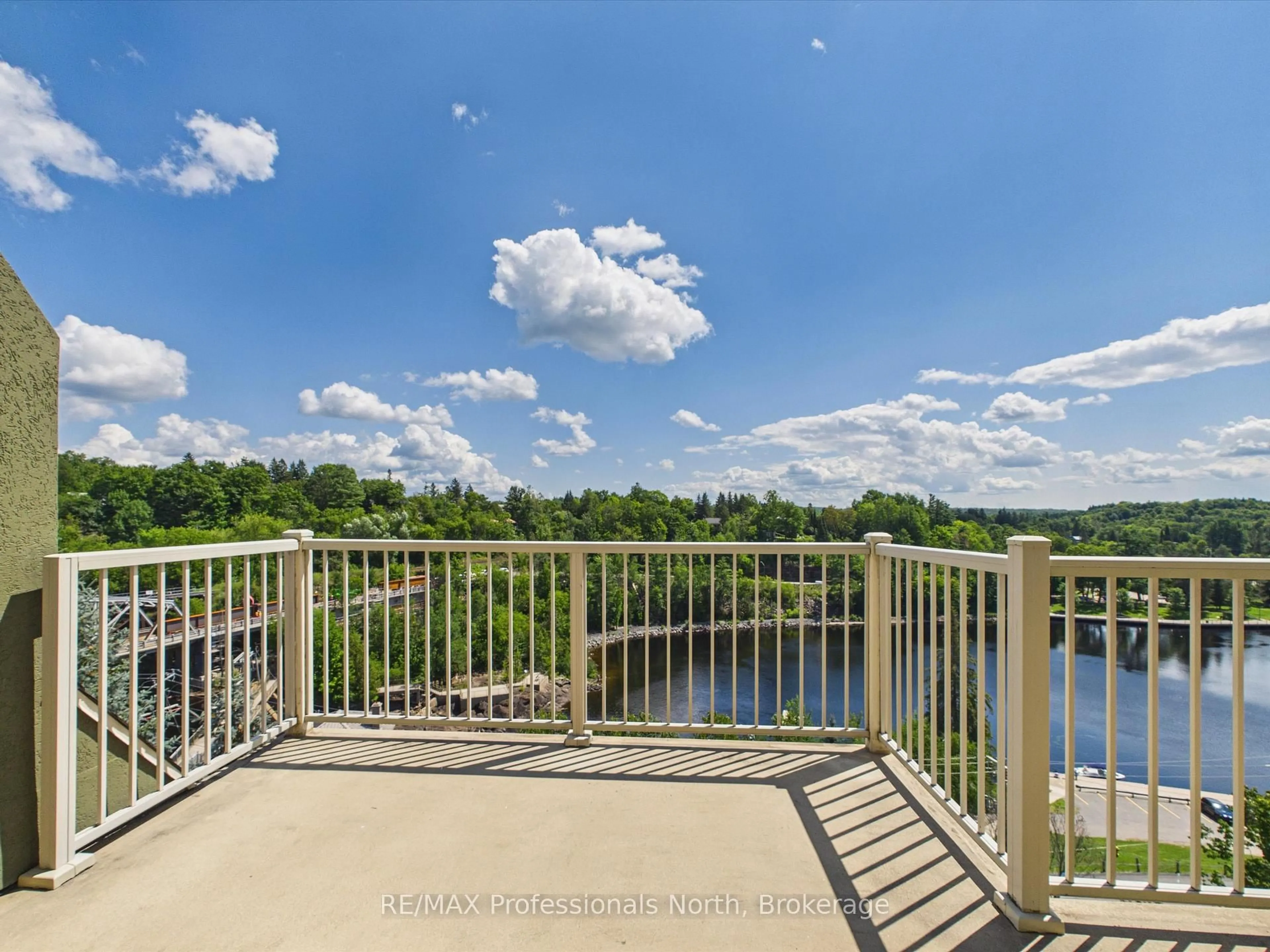 Patio, water/lake/river/ocean view for 24 Ontario St #501, Bracebridge Ontario P1L 2H5
