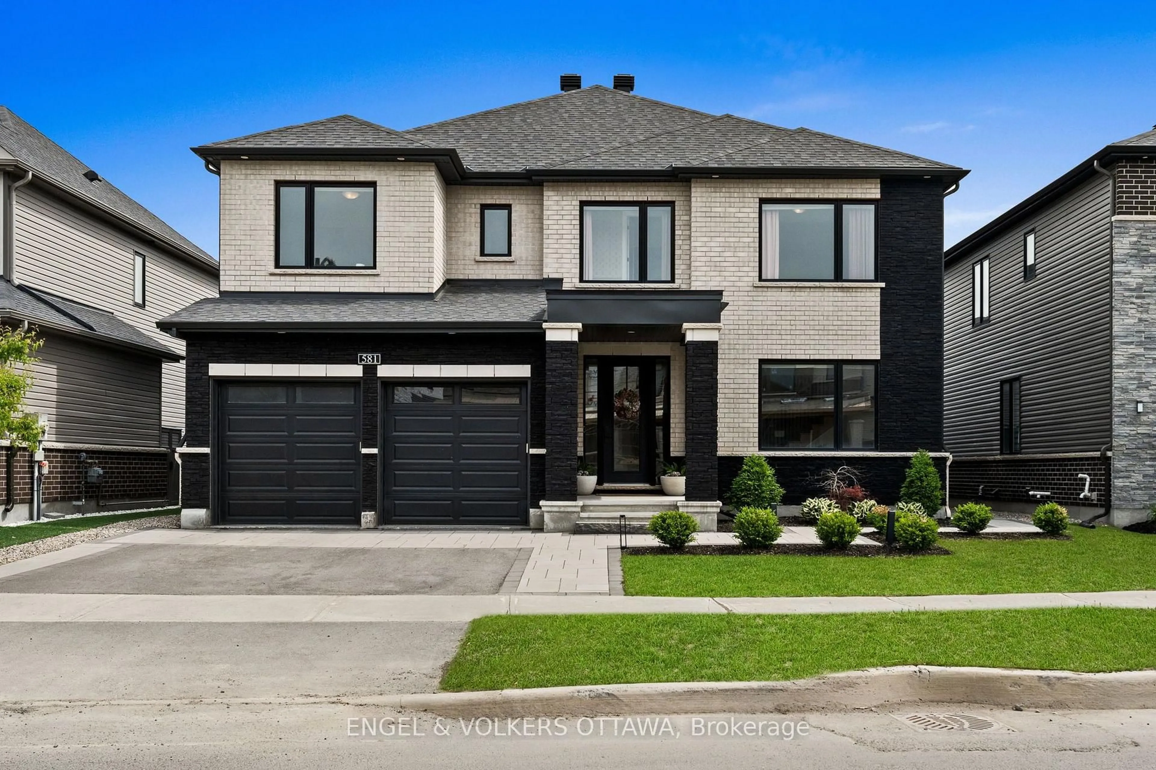Home with brick exterior material, street for 581 Bridgeport Ave, Manotick Ontario K4M 0M4
