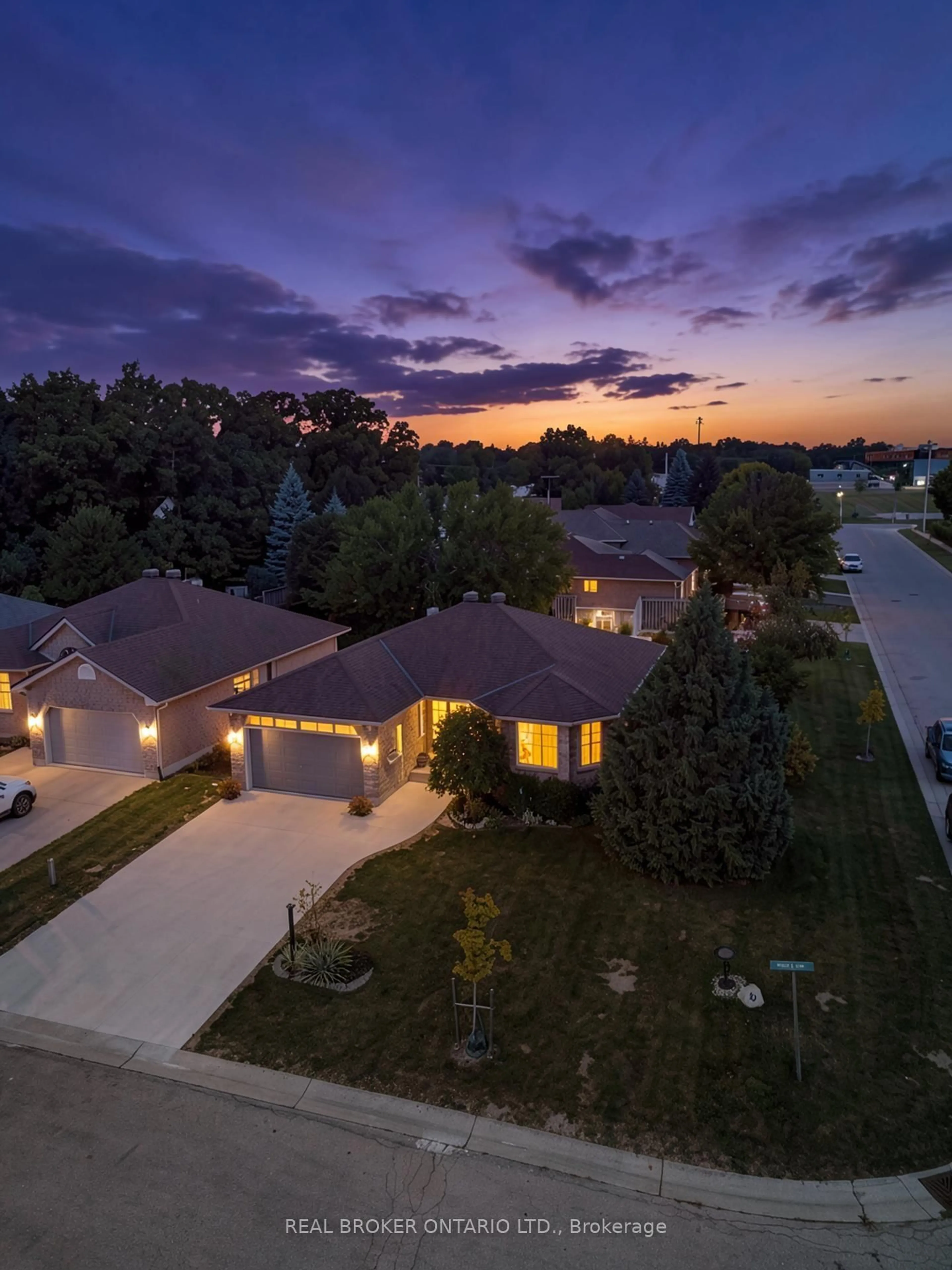 A pic from outside/outdoor area/front of a property/back of a property/a pic from drone, street for 10 Sunset Lane, Haldimand Ontario N0A 1E0