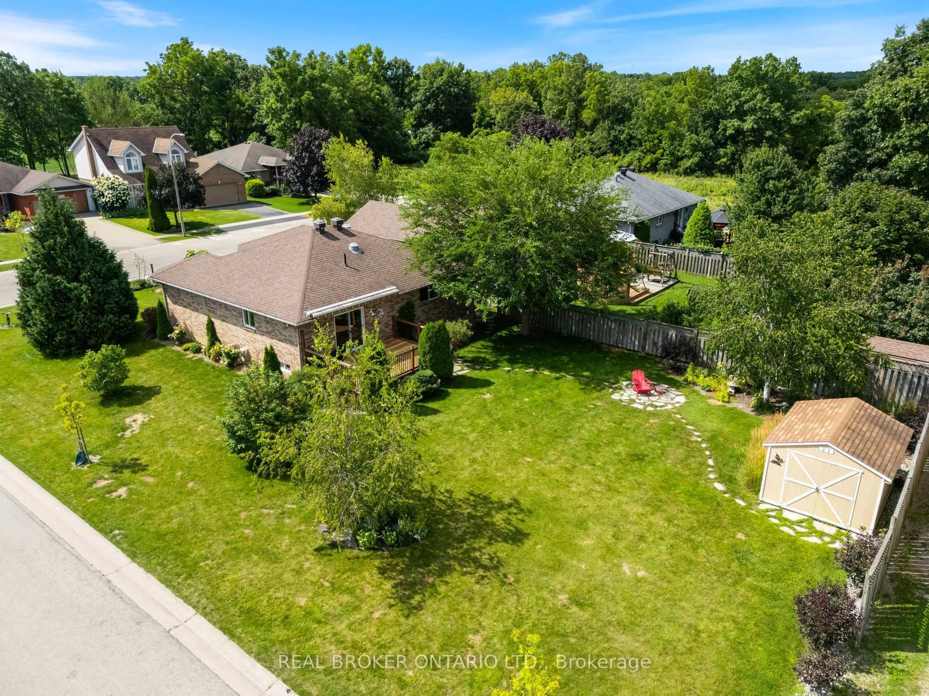A pic from outside/outdoor area/front of a property/back of a property/a pic from drone, street for 10 Sunset Lane, Haldimand Ontario N0A 1E0