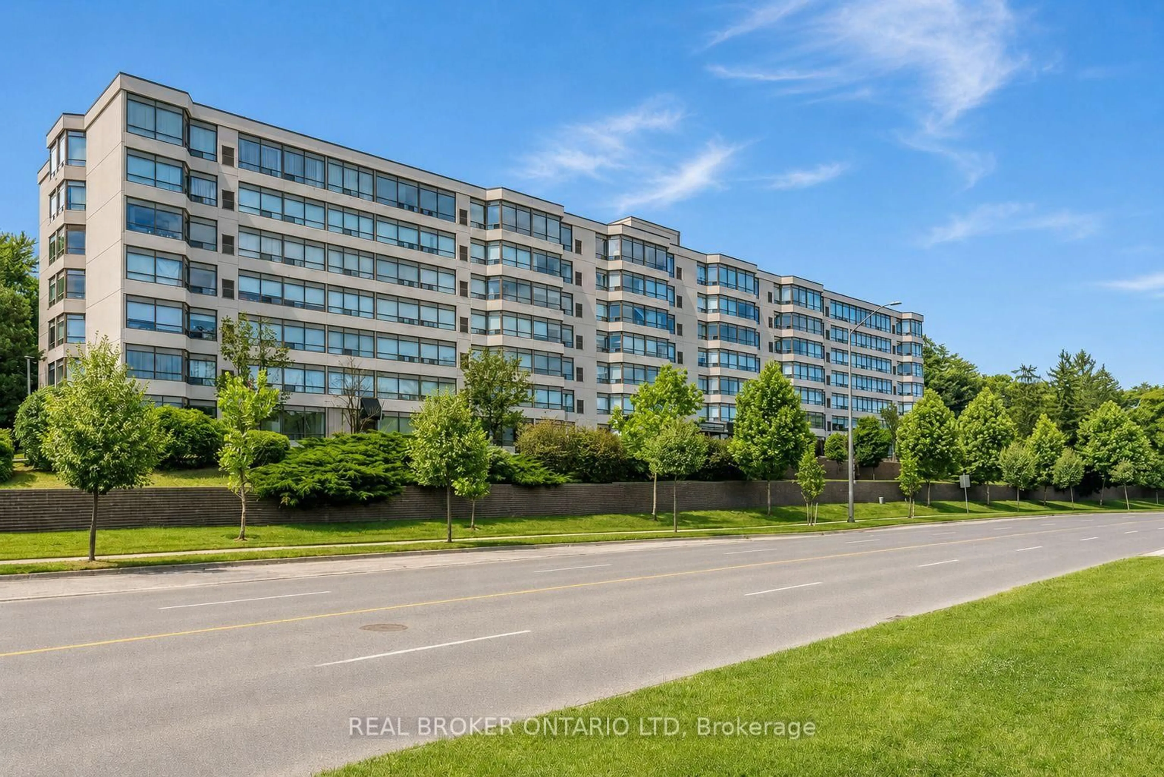 Unknown for 521 Riverside Dr #315, London North Ontario N6H 5E2