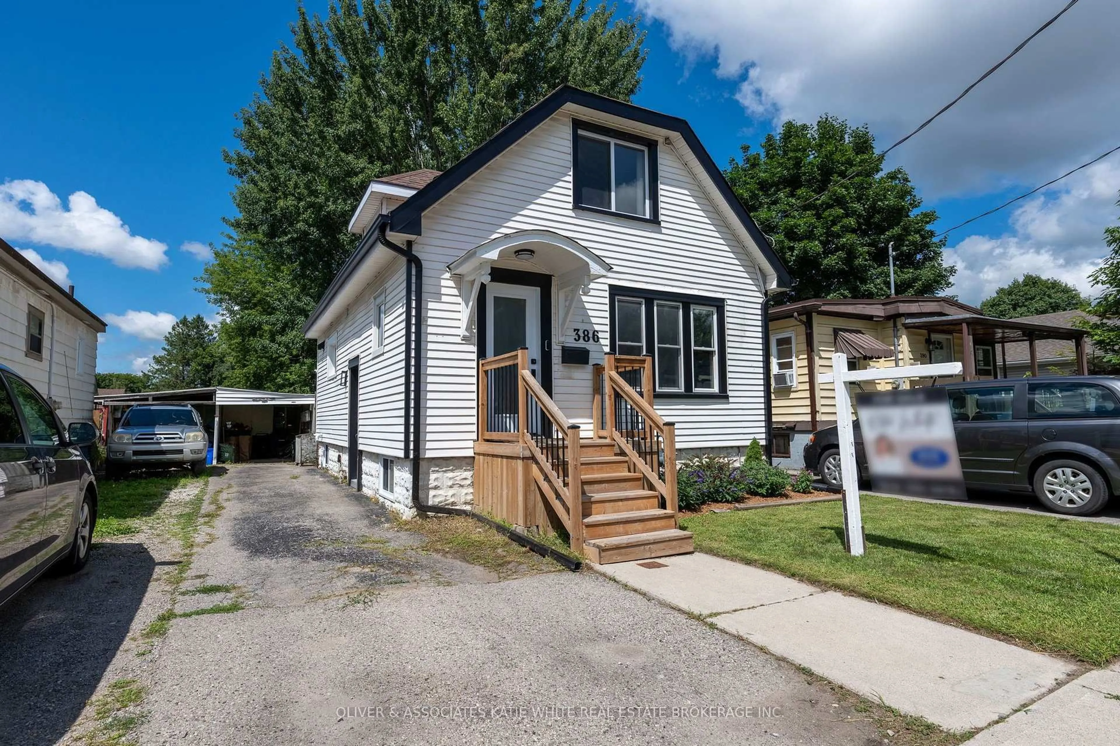 Home with vinyl exterior material, street for 386 Mornington Ave, London East Ontario N5Y 3C6