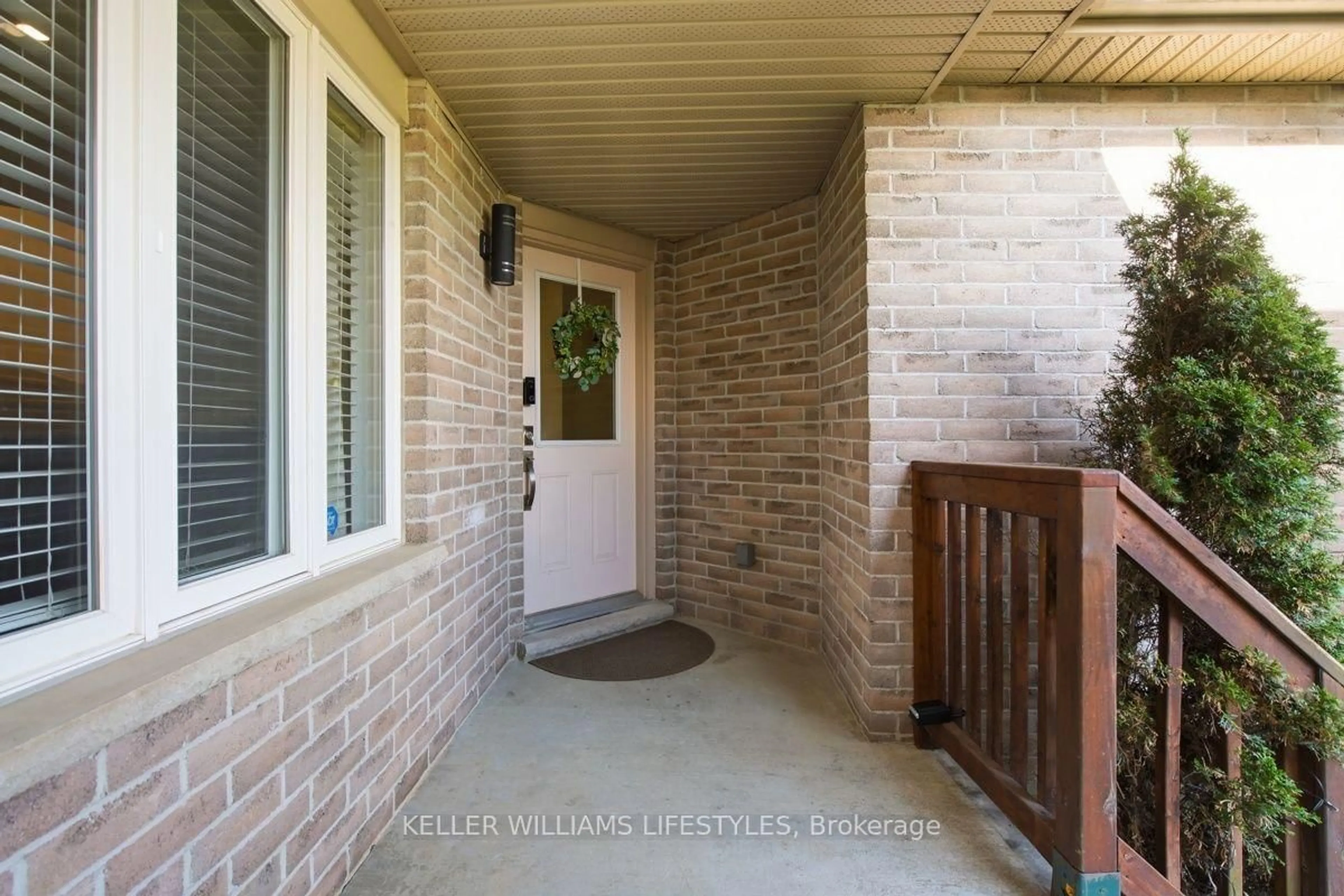 Indoor entryway for 1135 Kimball Cres, London North Ontario N6G 0A8