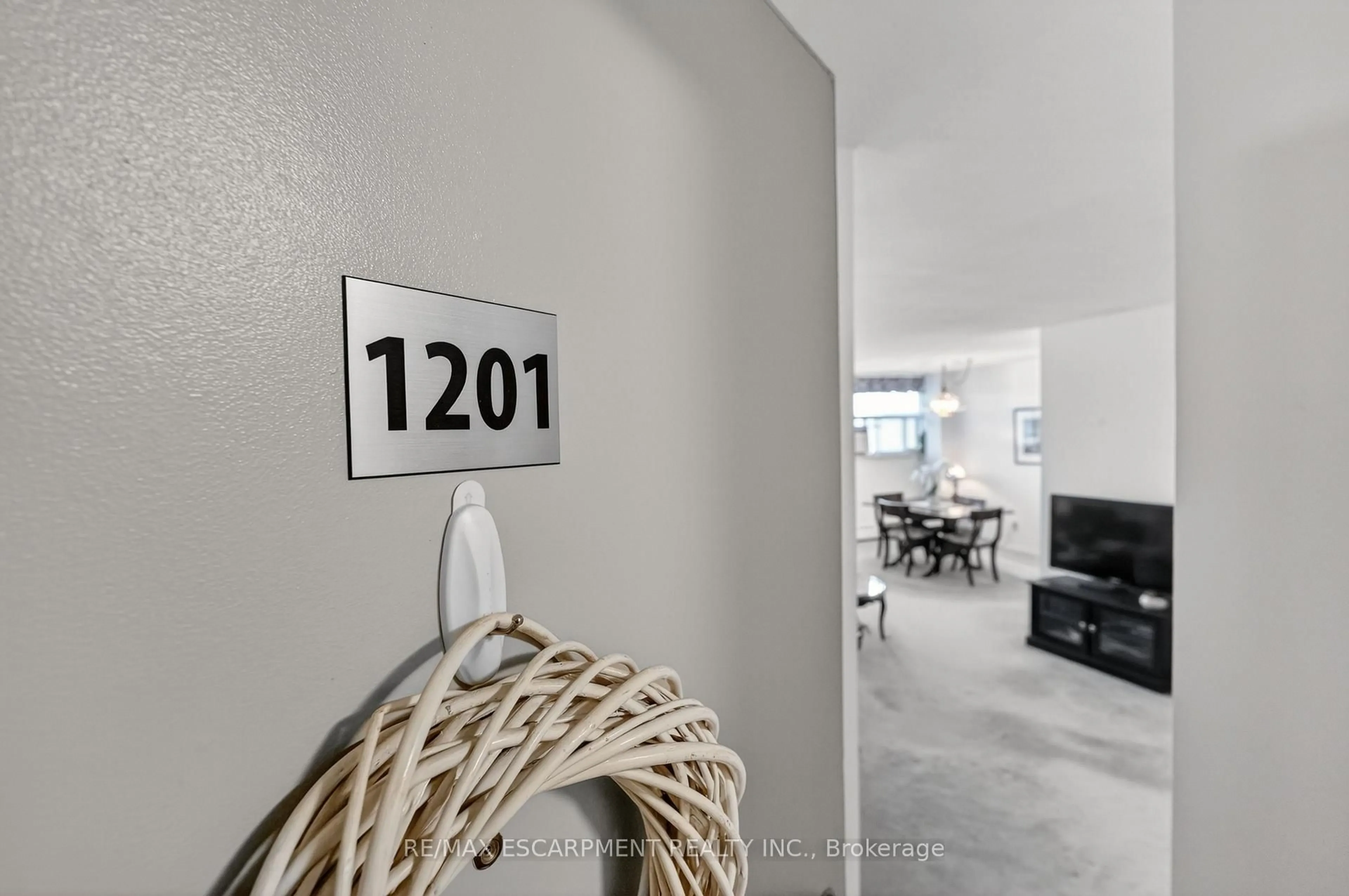 Indoor entryway for 215 Glenridge Ave #1201, St. Catharines Ontario L2T 3J7