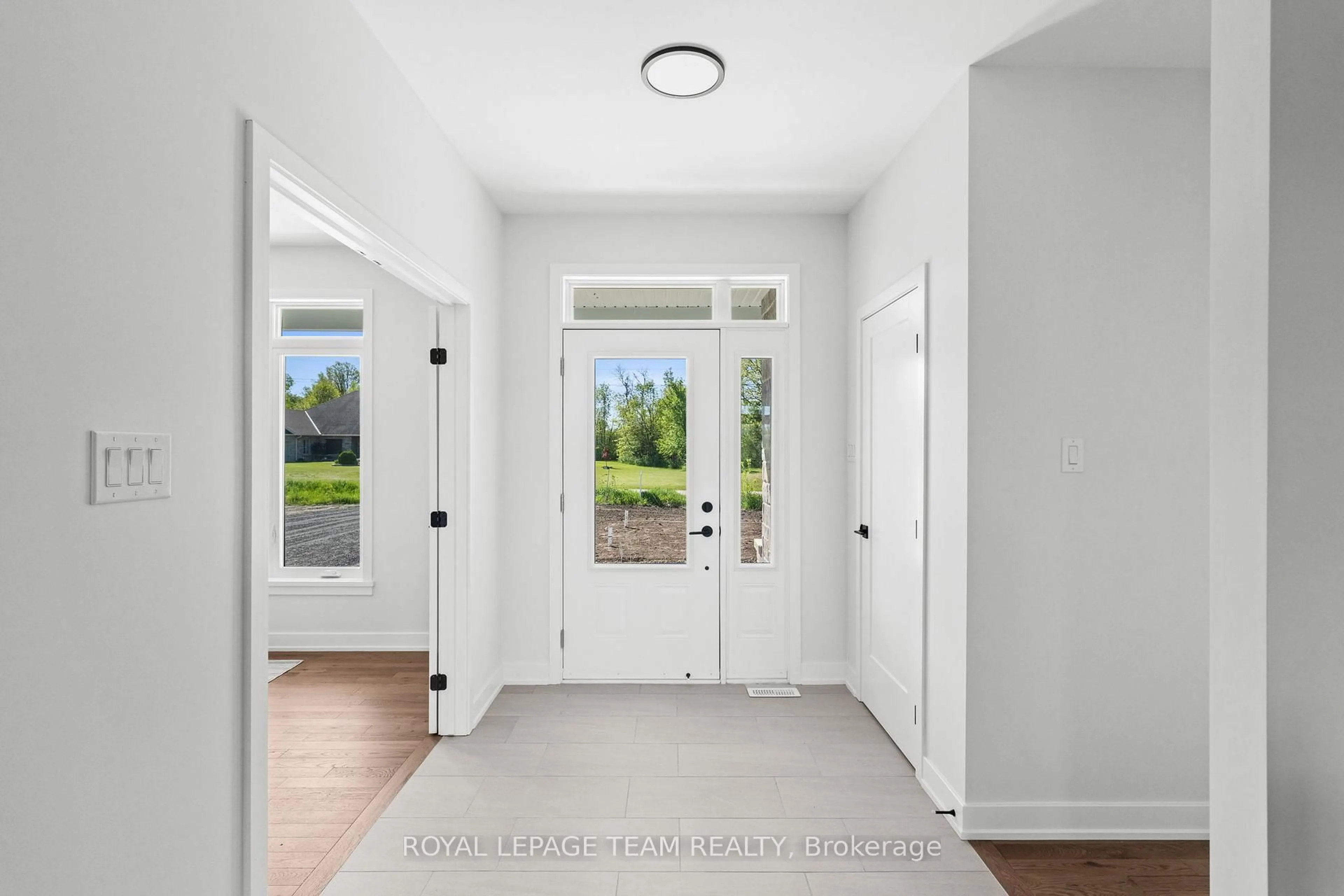 Indoor entryway for 44 Irvin Woermke St, Braeside Ontario K0A 1G0