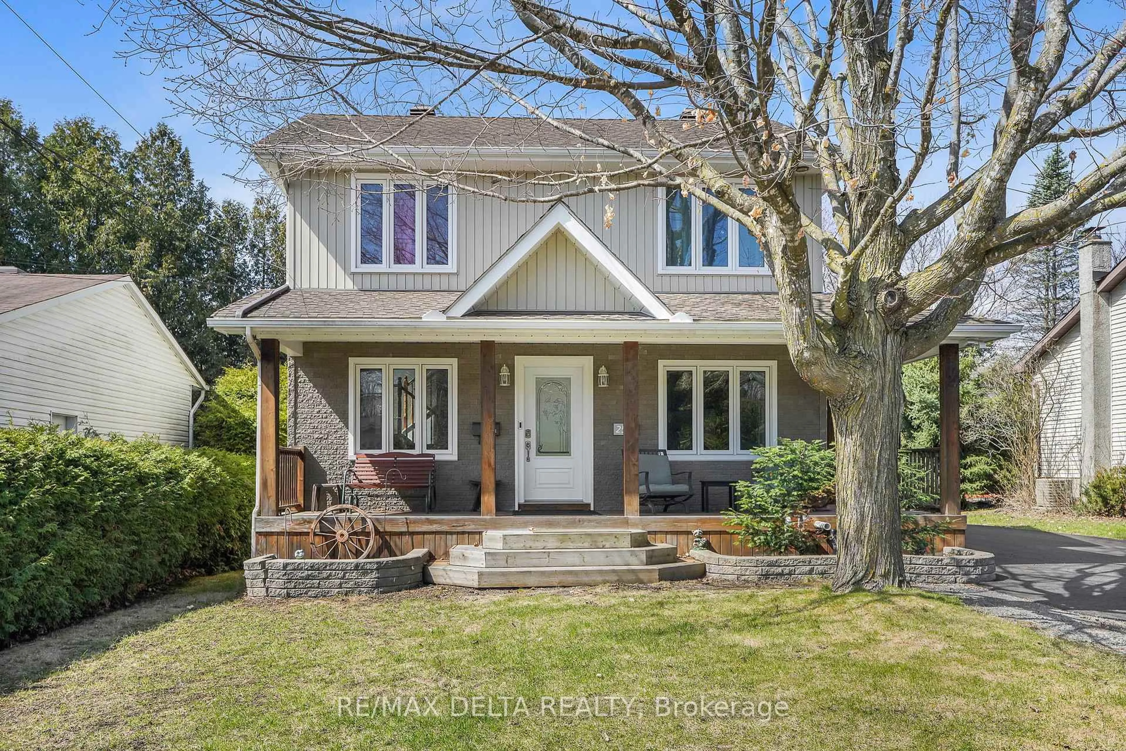 Home with vinyl exterior material, street for 2567 Cleroux Cres, Ottawa Ontario K1W 1B6